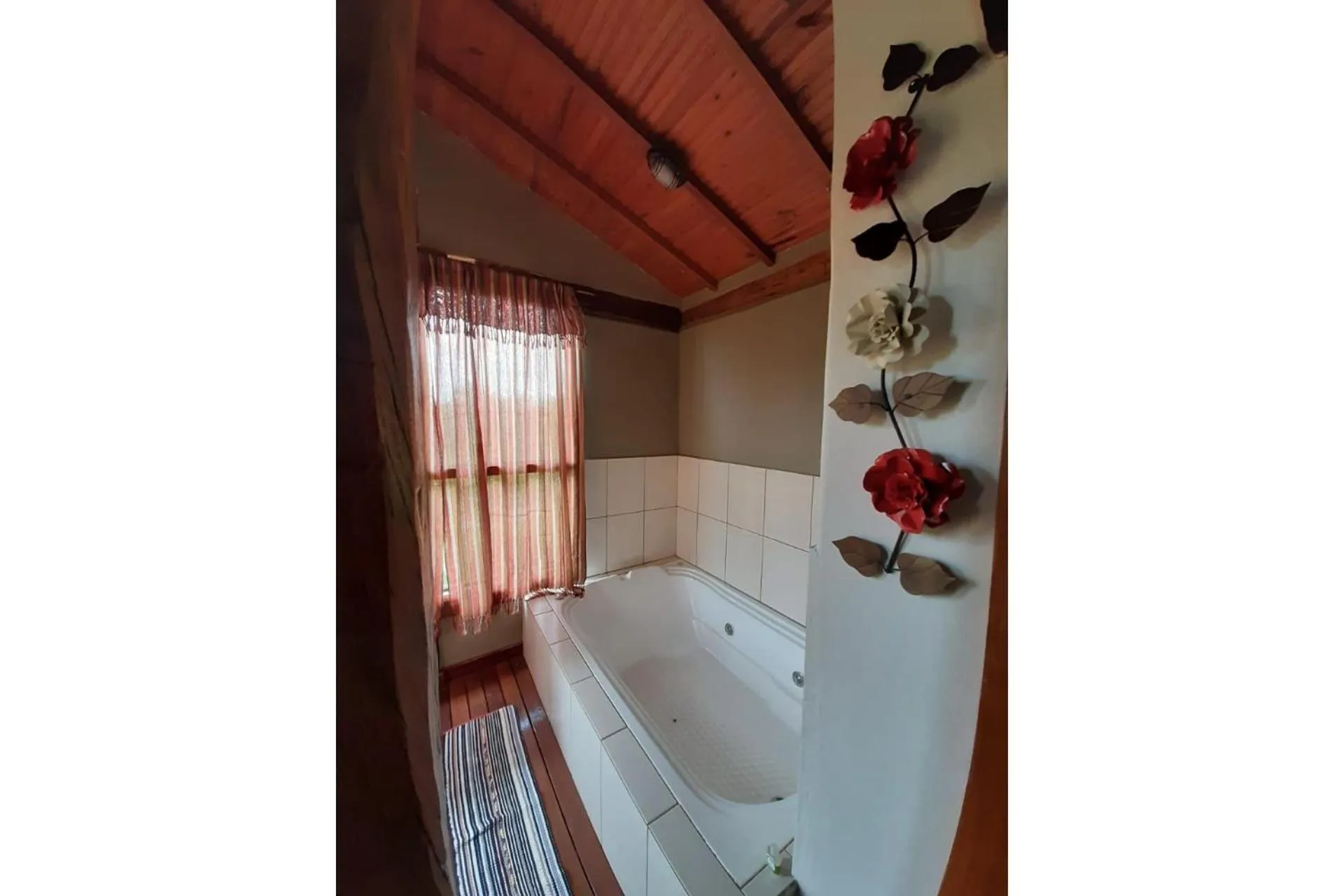 Hot Tub in Pousada Chalé Terra Viva