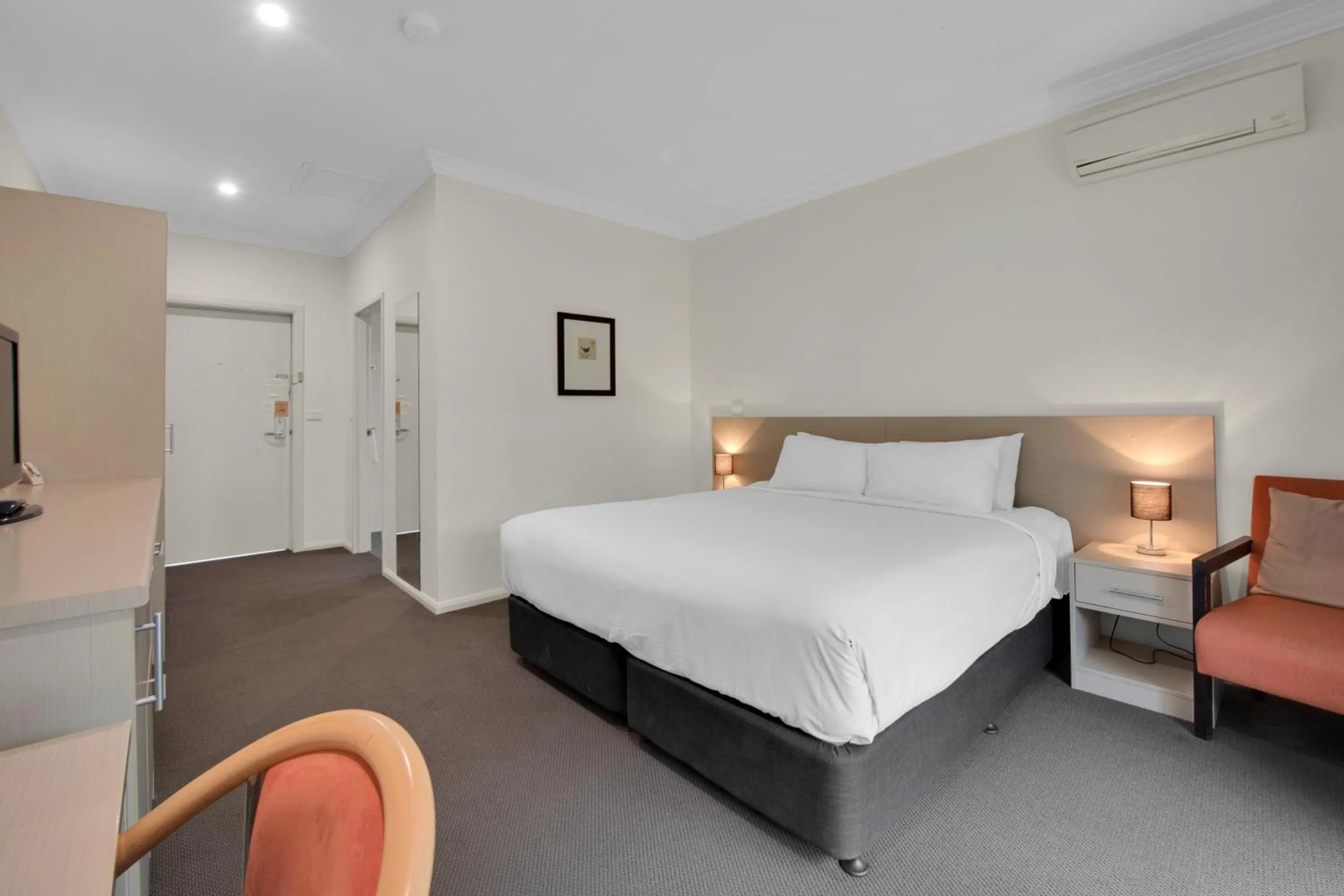 Bedroom, Bed in Hunter Gateway Motel