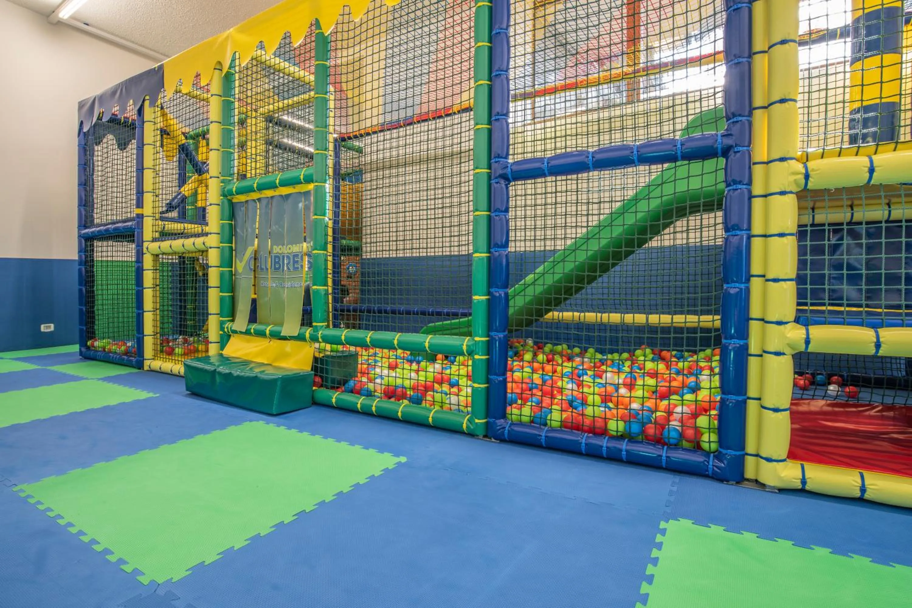 Children play ground in Veronza Clubresidence