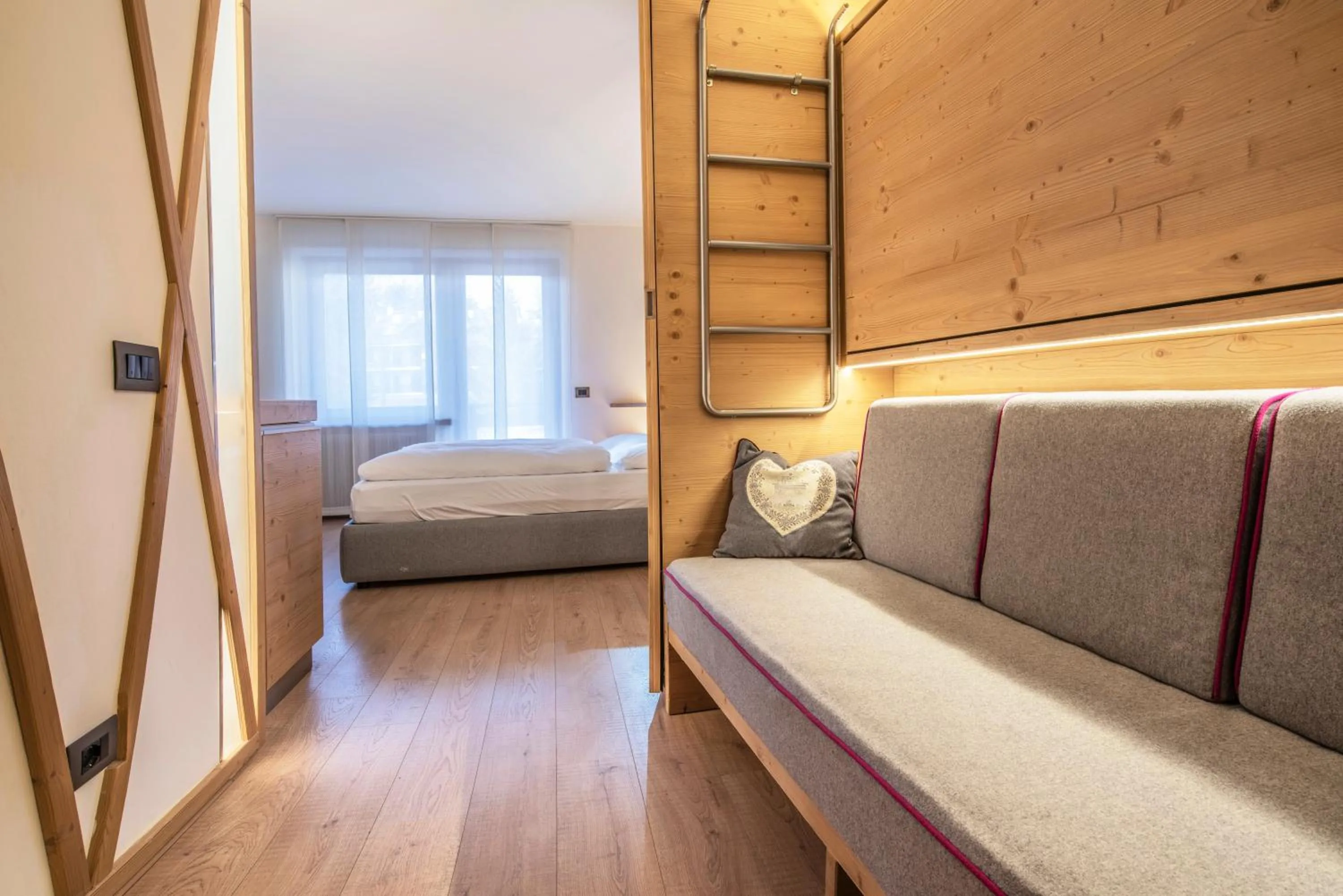 Photo of the whole room, Bed in Veronza Clubresidence