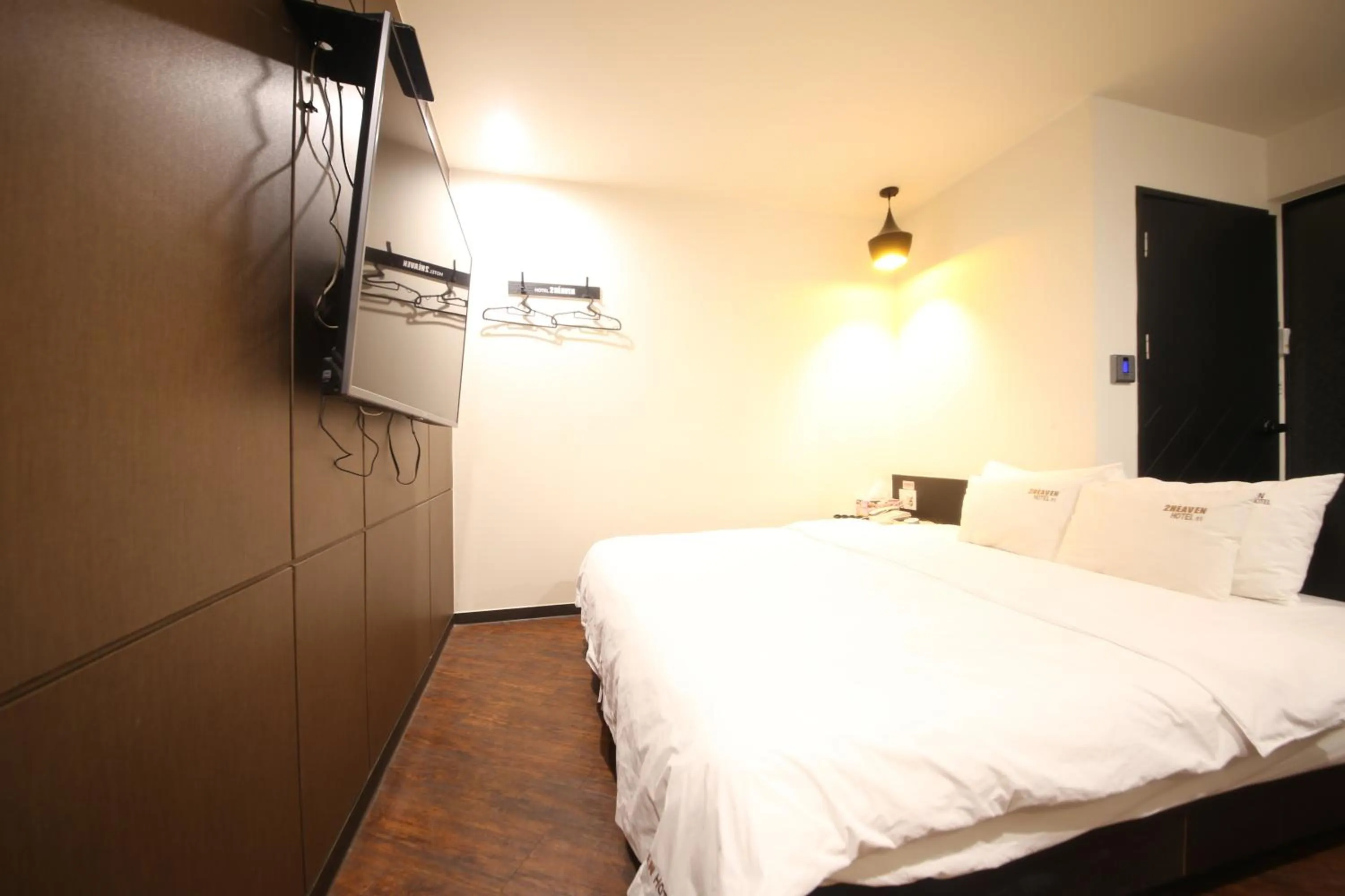 Bed in 2 Heaven Hotel Songdo