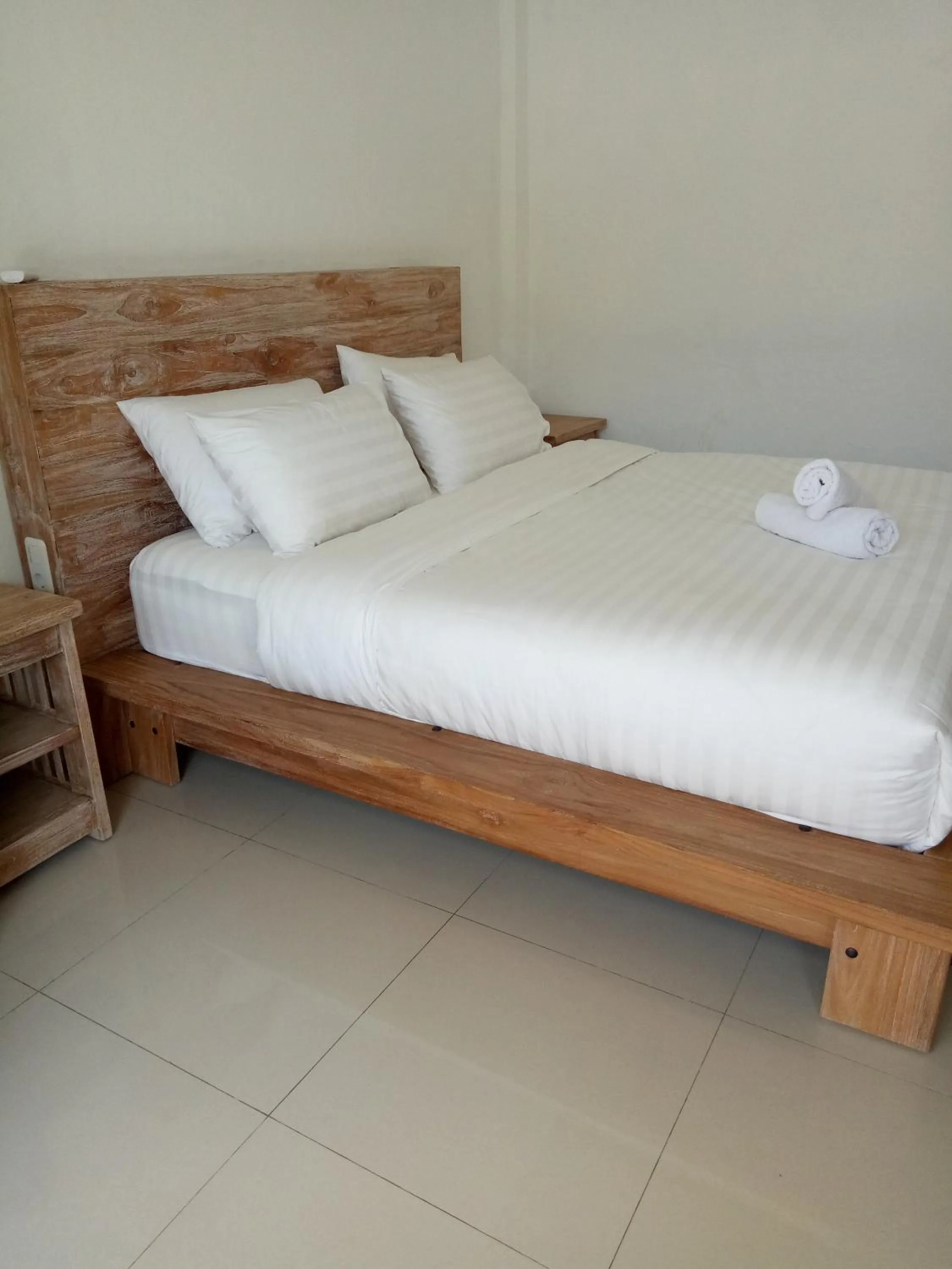 Bed in The 5 Brothers Hotel