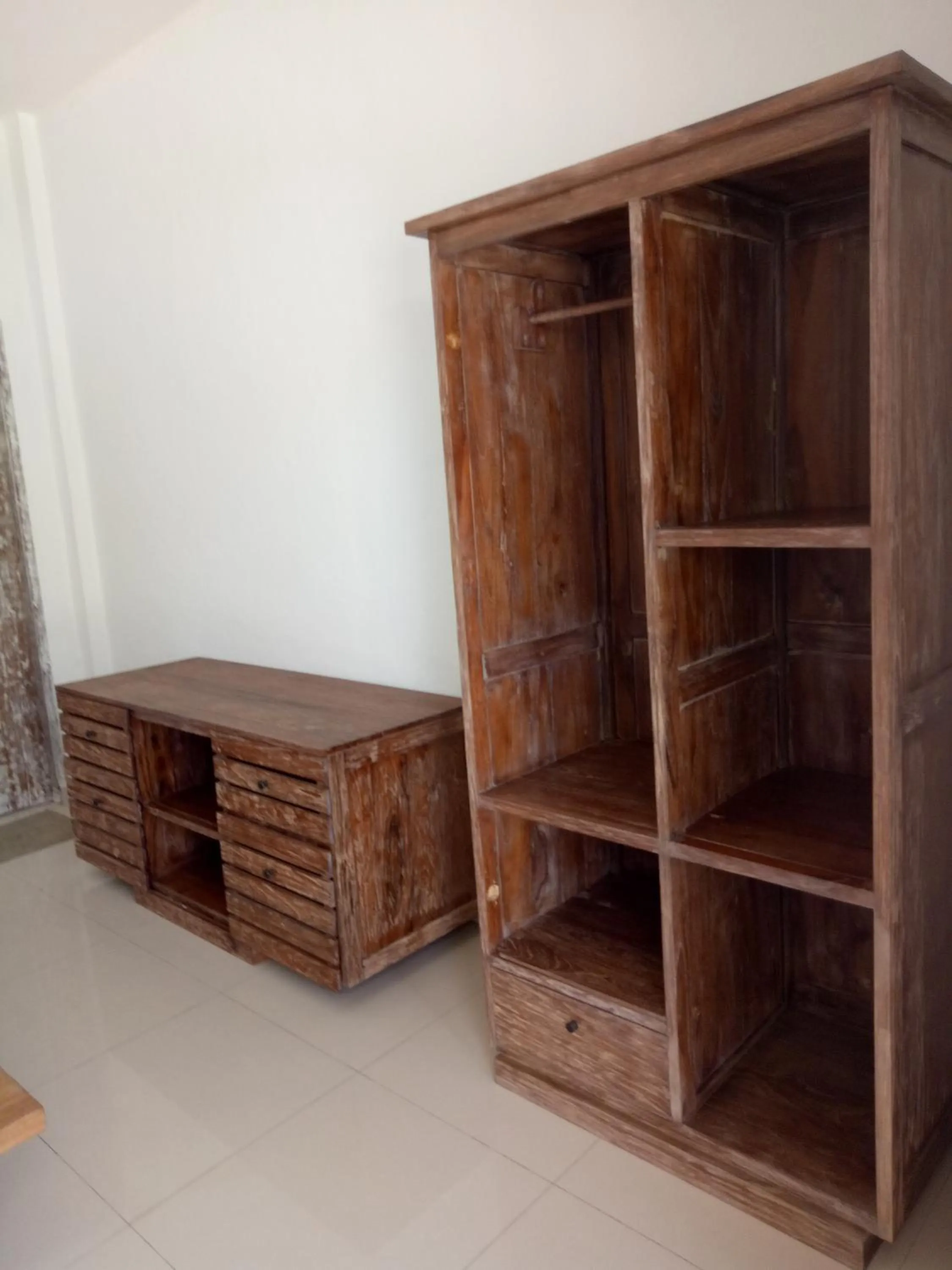 The 5 Brothers Hotel