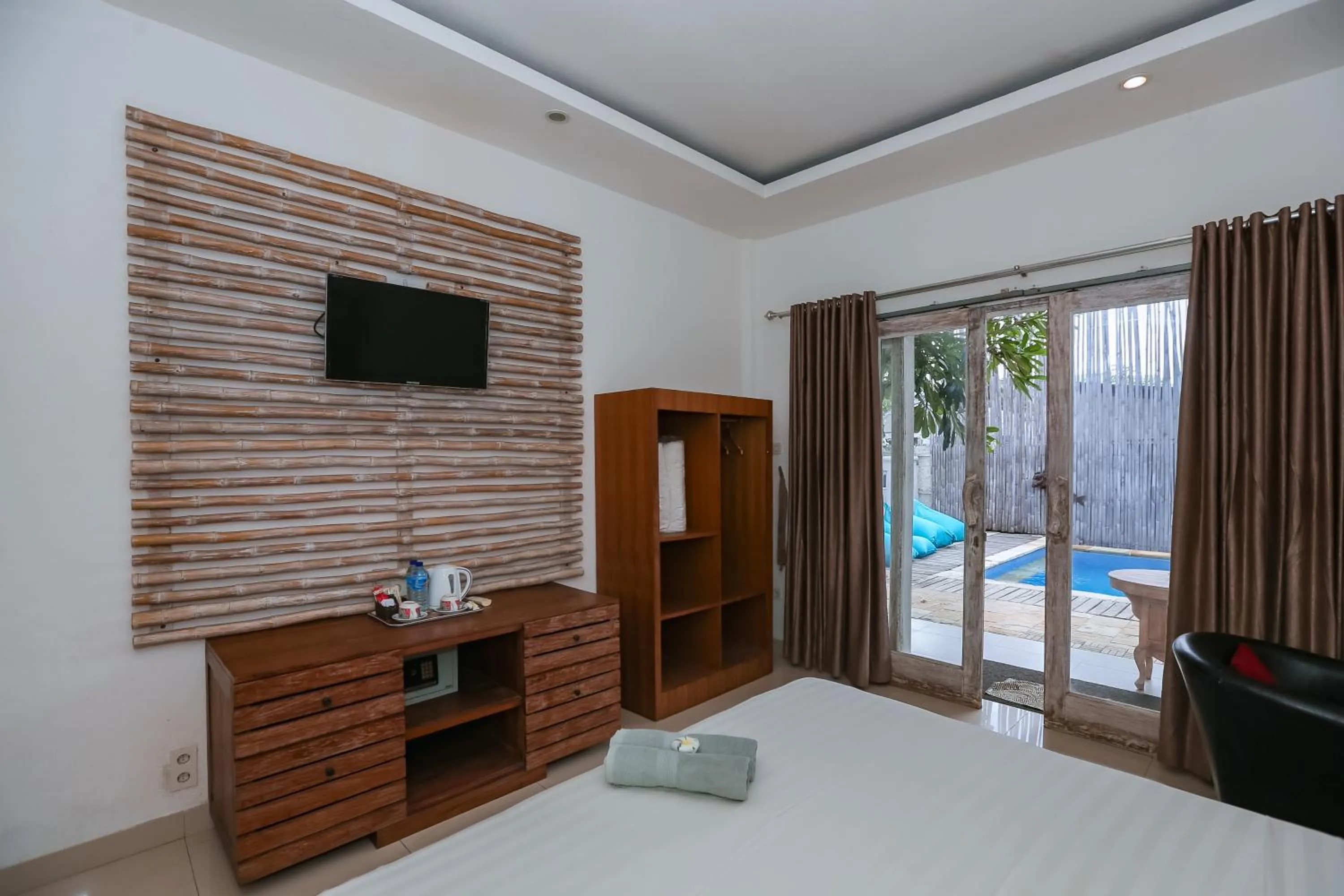 Bed in The 5 Brothers Hotel