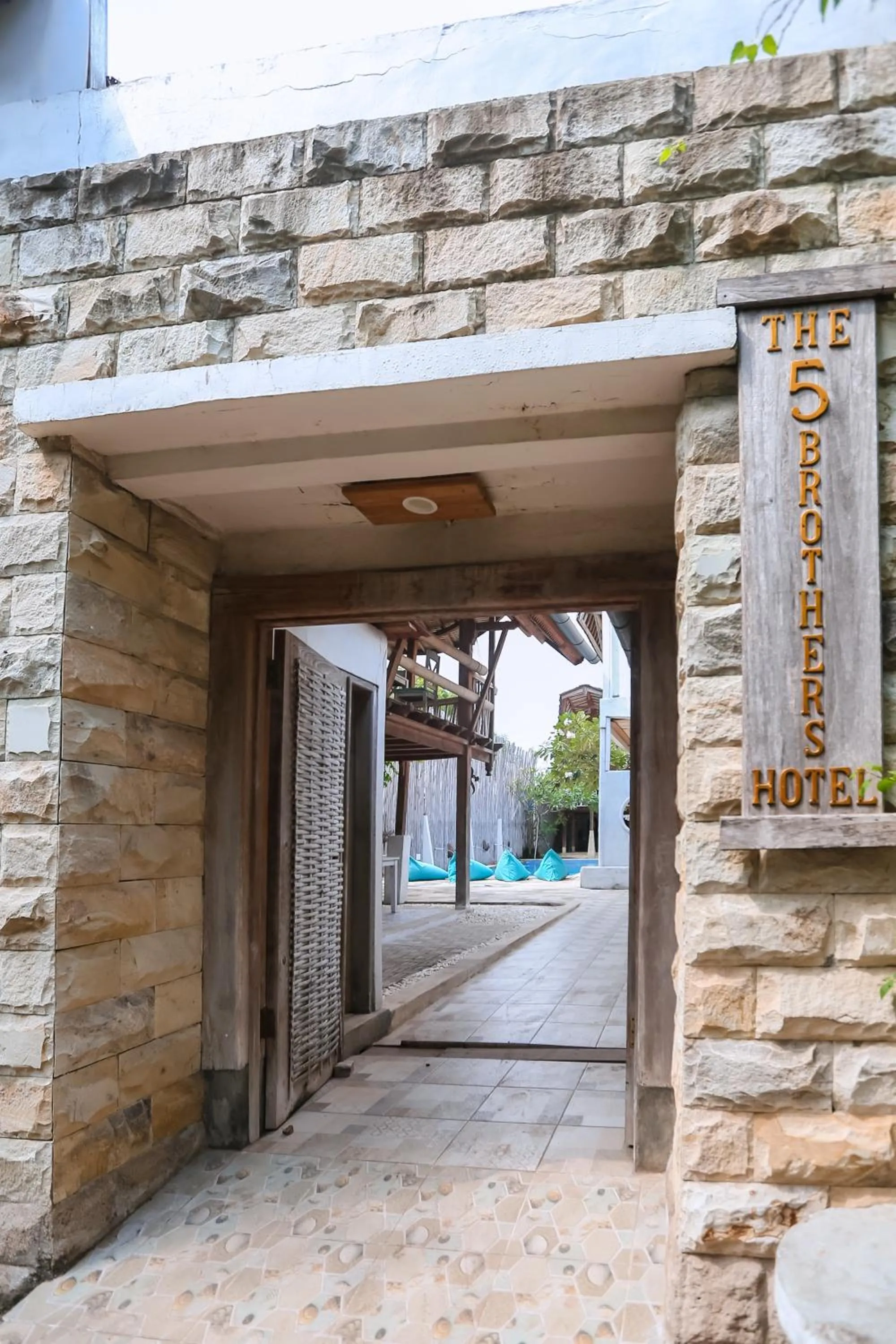 The 5 Brothers Hotel