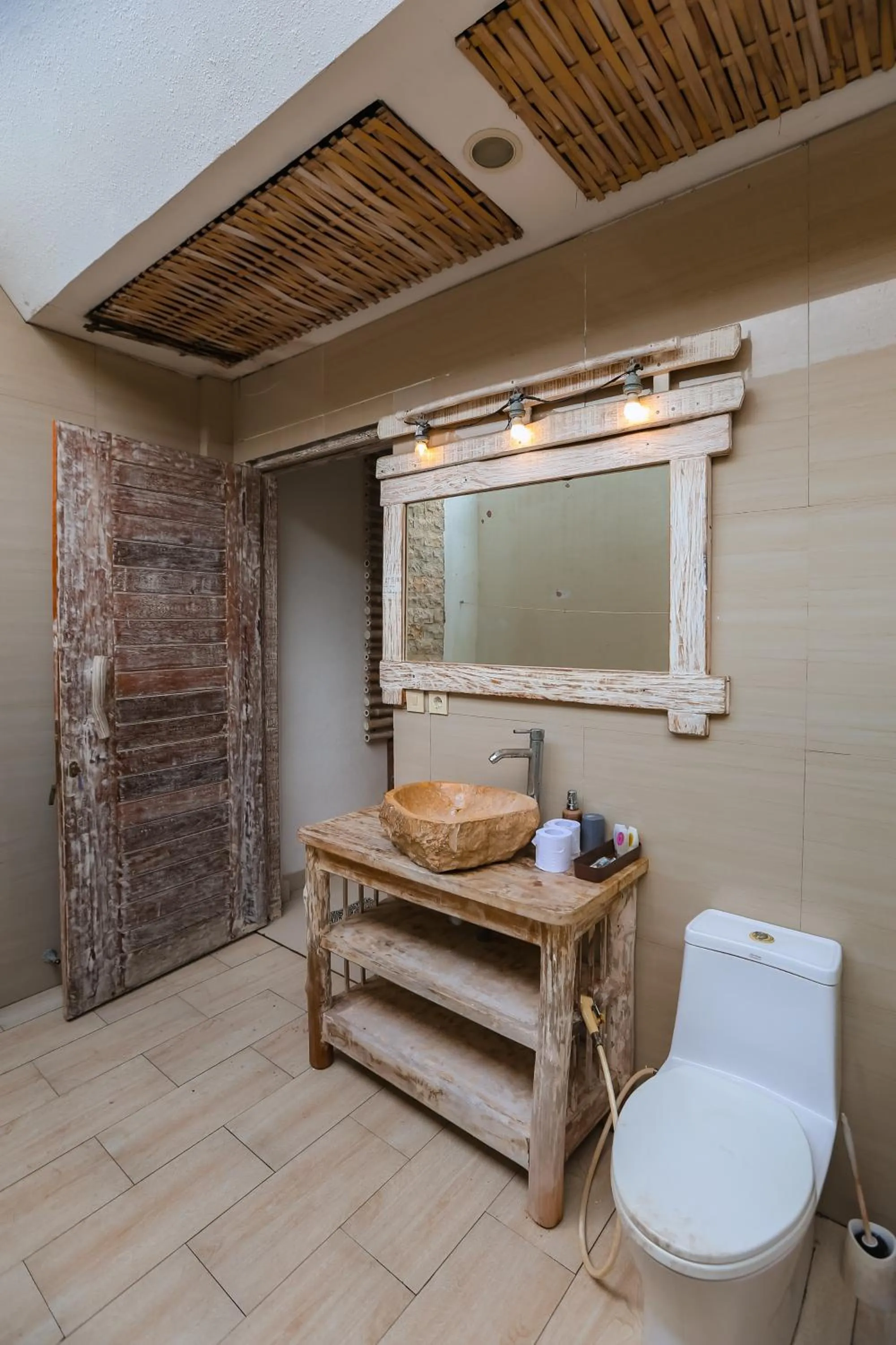 The 5 Brothers Hotel