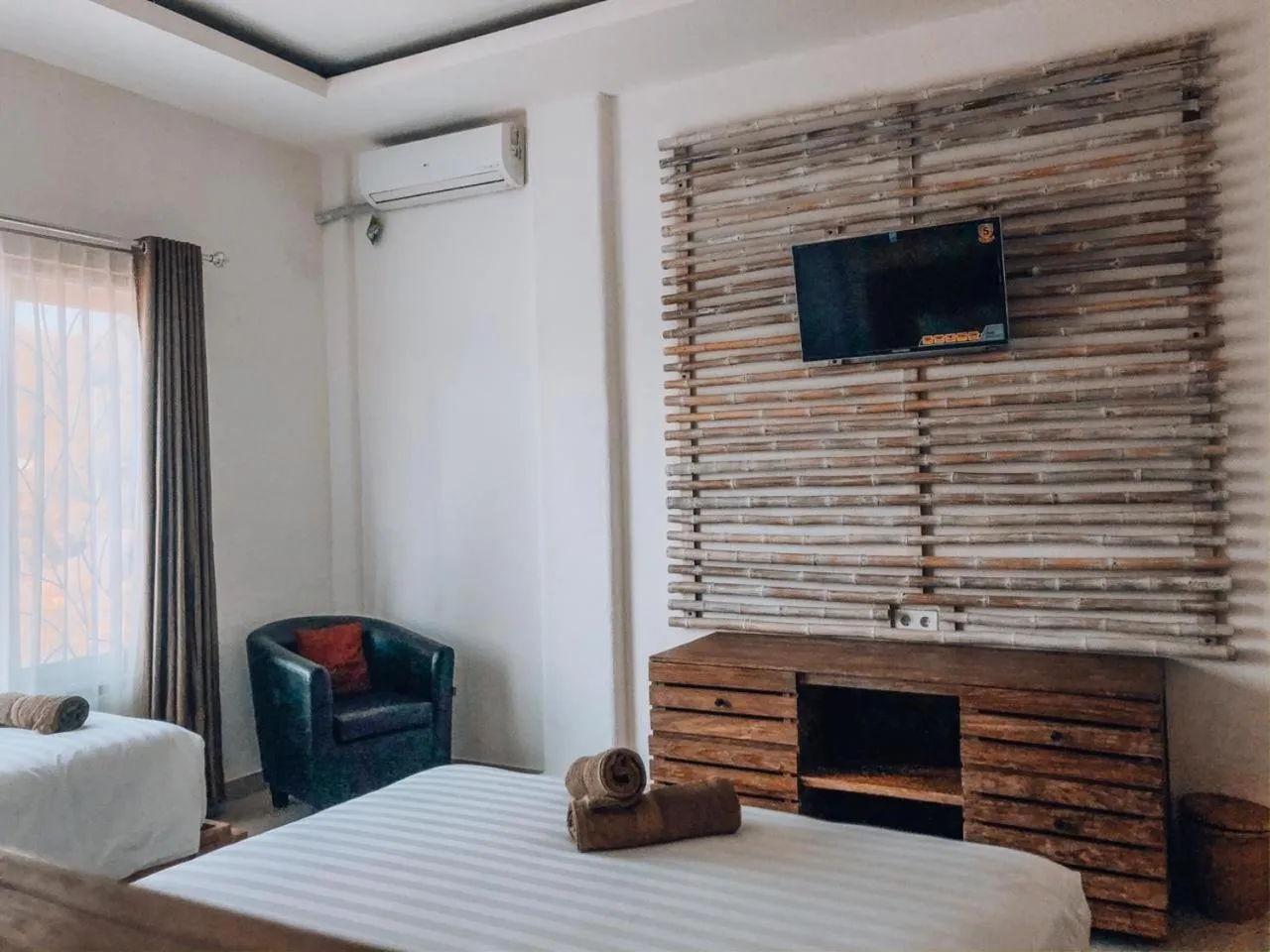 Bed in The 5 Brothers Hotel