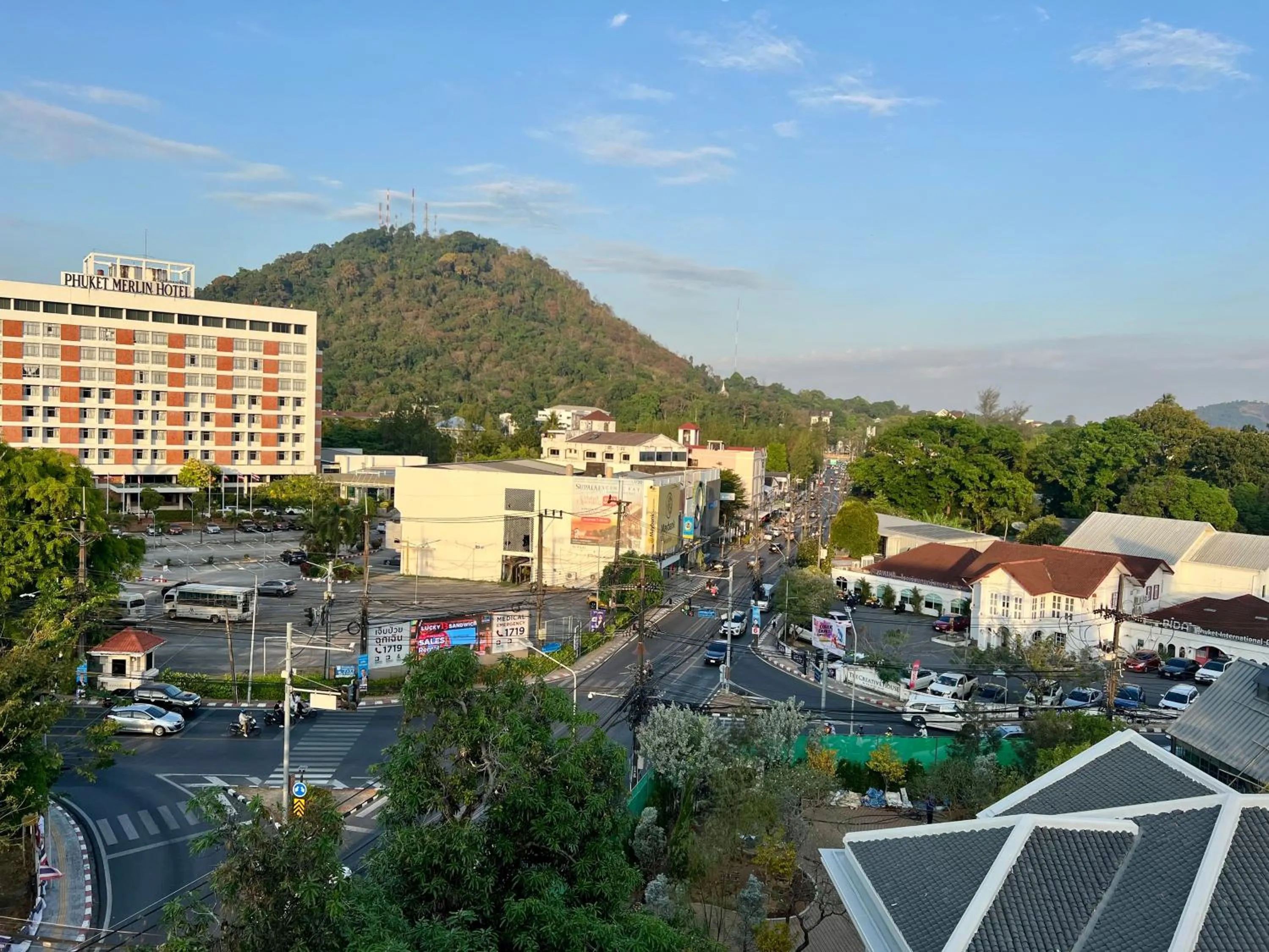 Property building in Ritsurin Boutique Hotel - โรงแรมริทสุริน บูติค