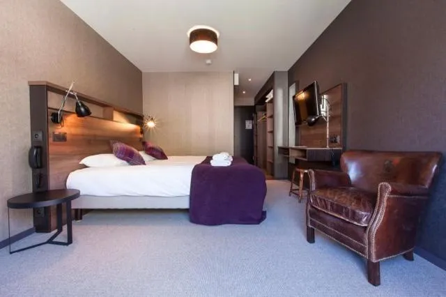 Bed in Pointe Isabelle