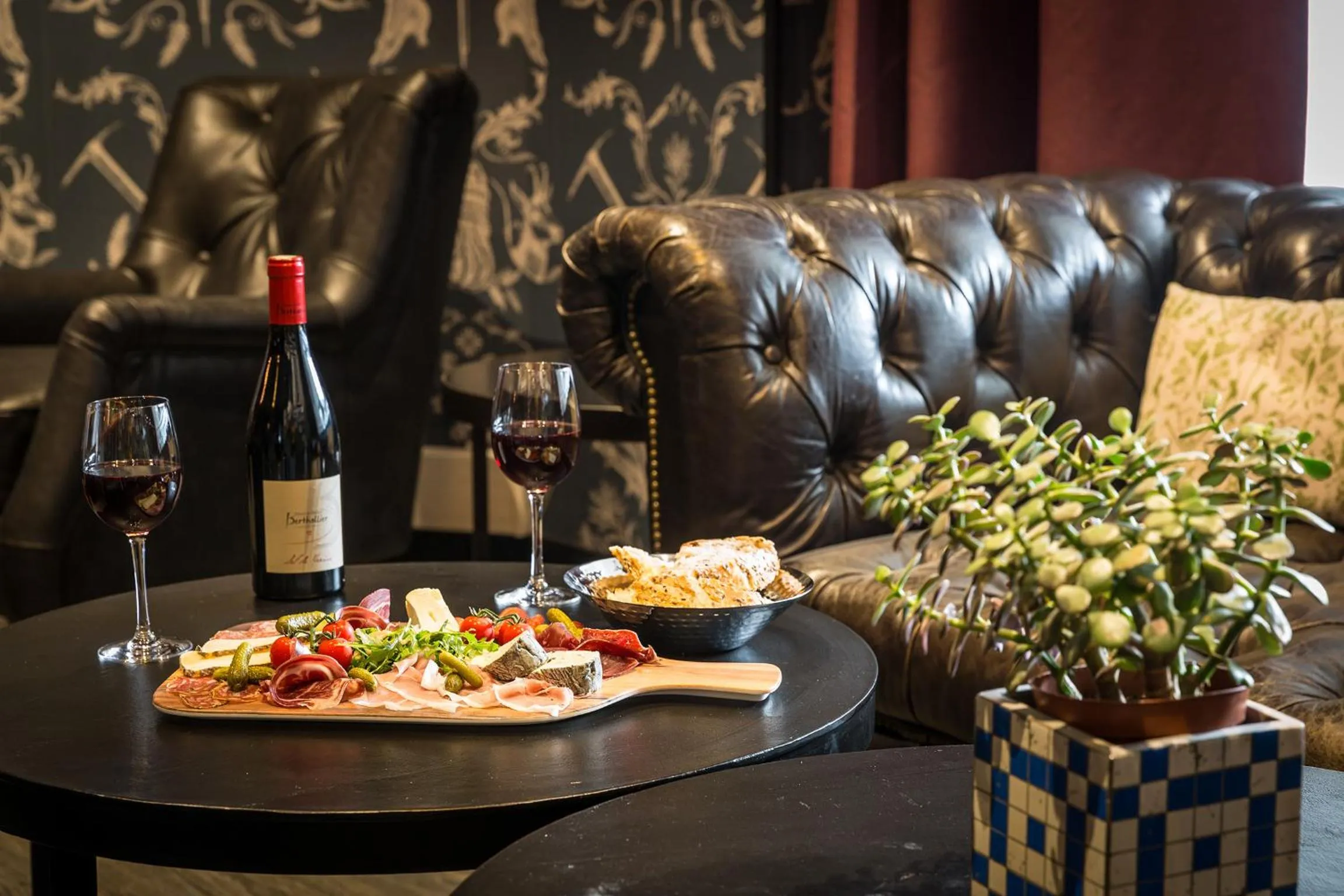 Lounge or bar in Pointe Isabelle