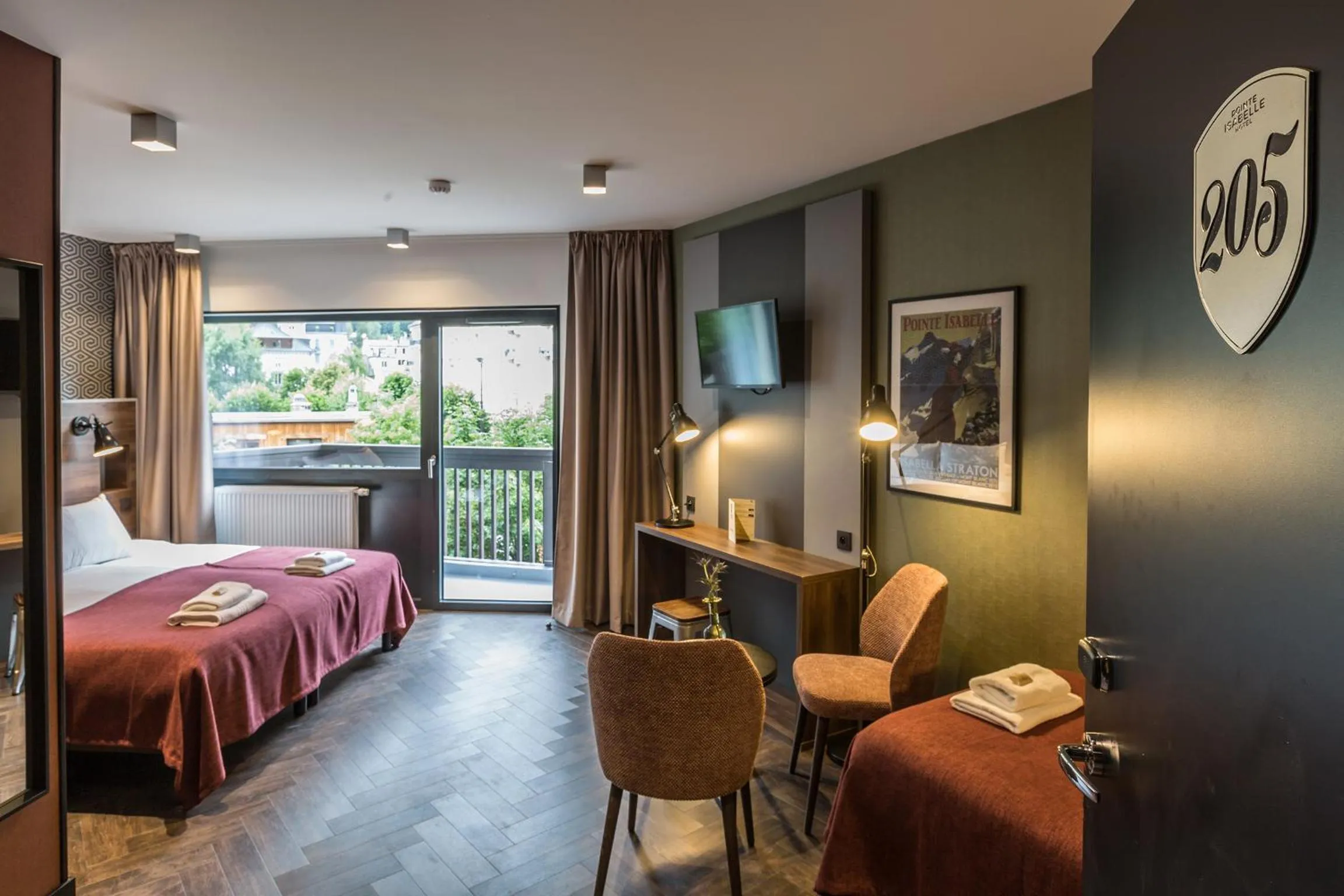 Bed in Pointe Isabelle