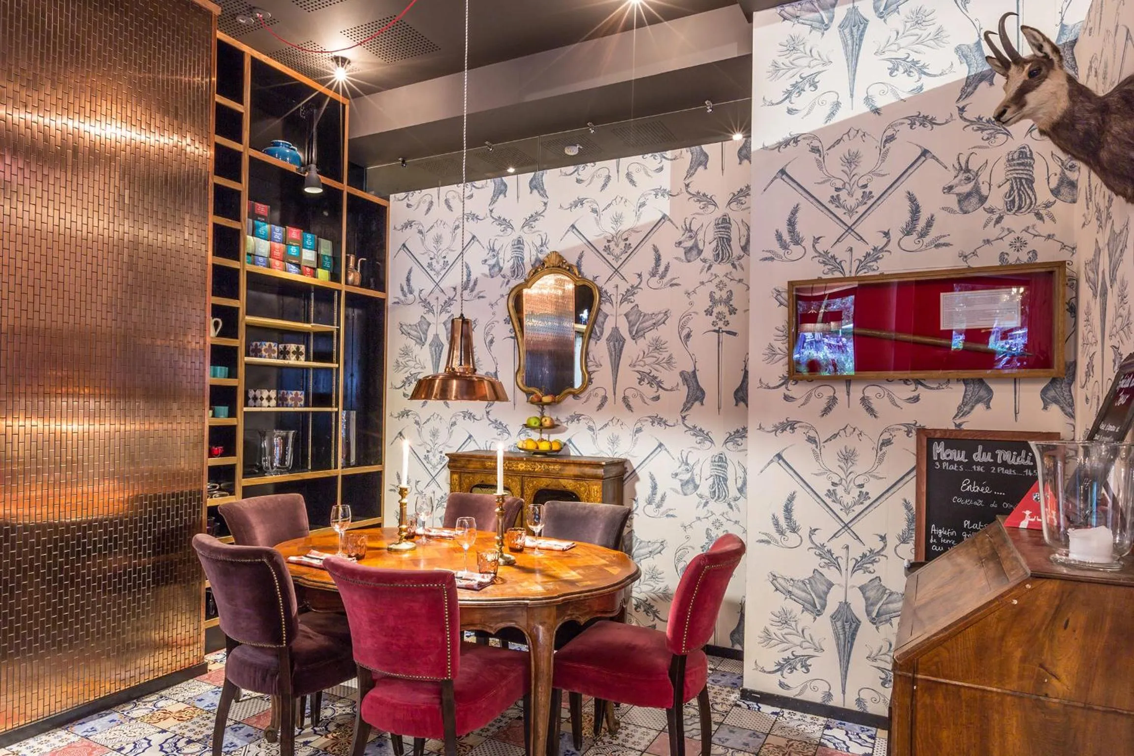 Restaurant/places to eat in Pointe Isabelle