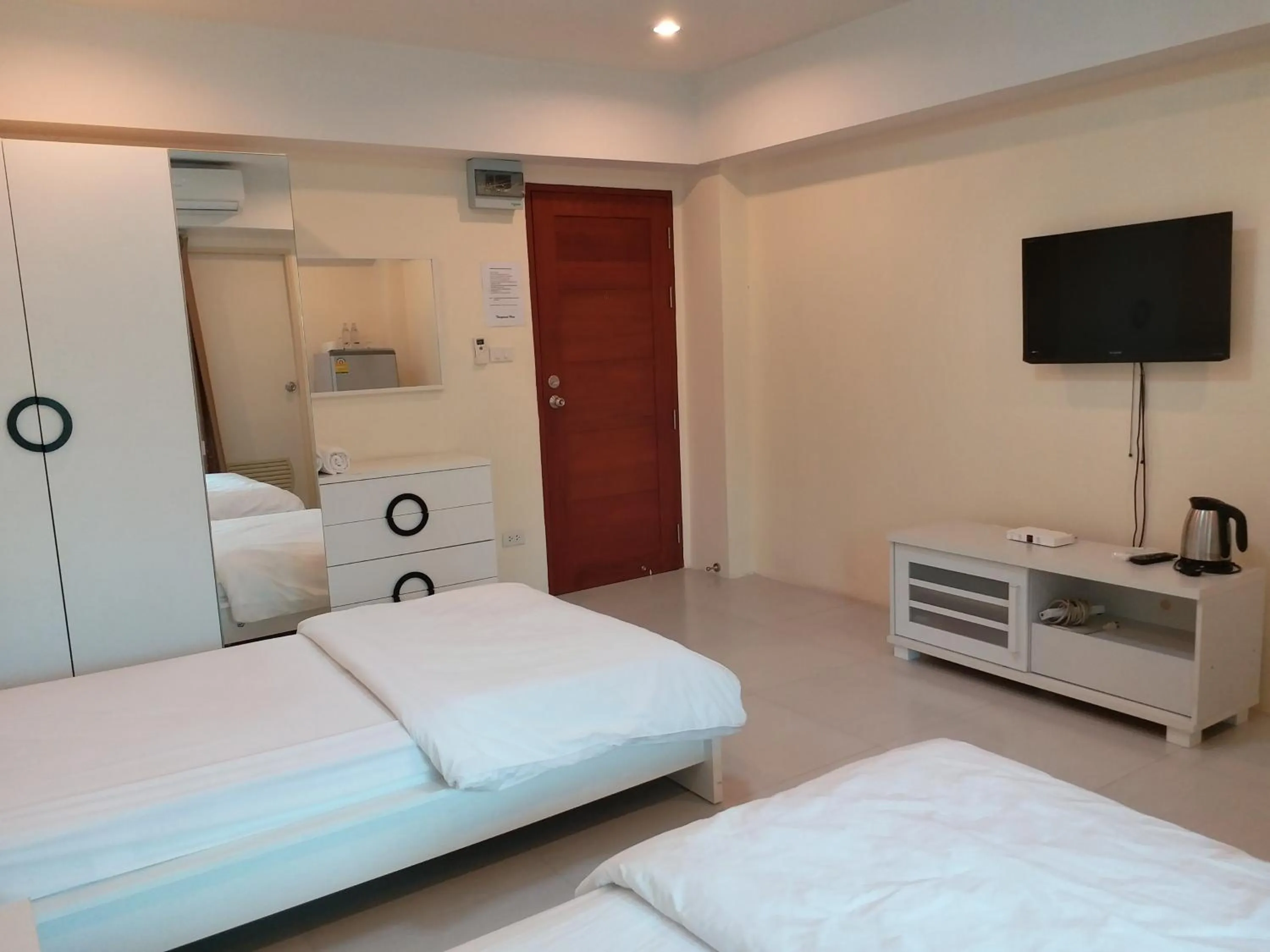 Bedroom, Bed in TongPrasit Place
