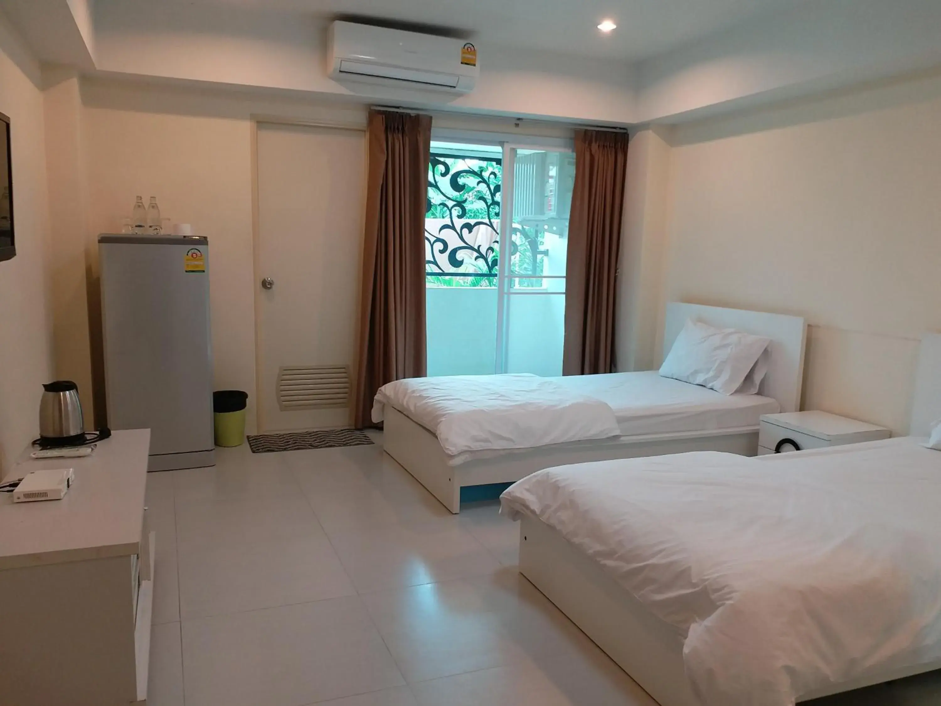 Standard Twin Room in TongPrasit Place Standard Twin Room in TongPrasit Place