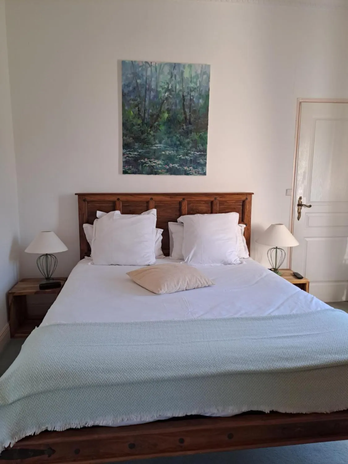 Bed in Logis Hotels Domaine du Châtelard