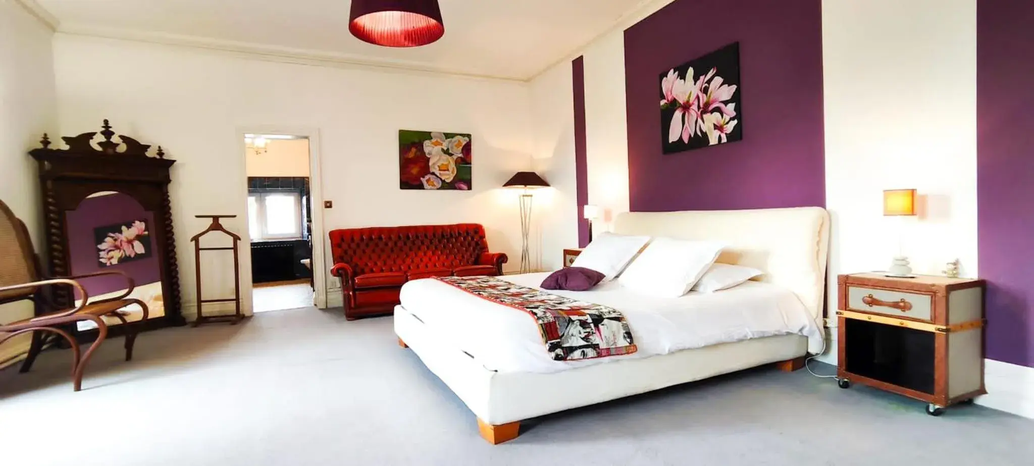 Junior Suite in Logis Hotels Domaine du Châtelard Junior Suite in Logis Hotels Domaine du Châtelard