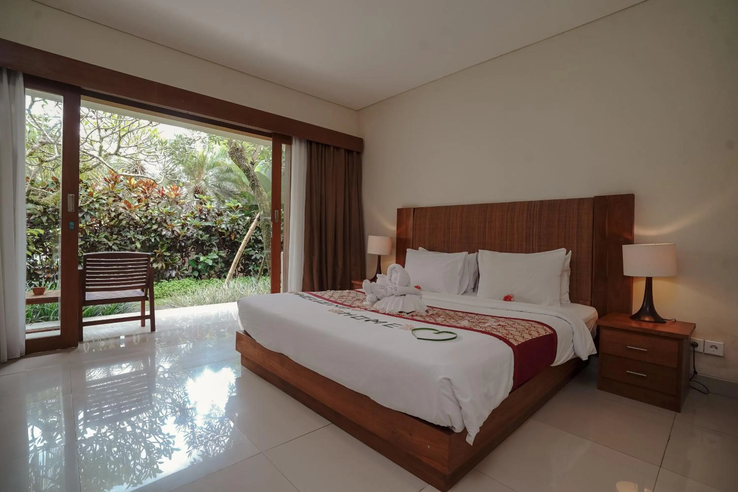 Bed in Pertiwi Resort & Spa