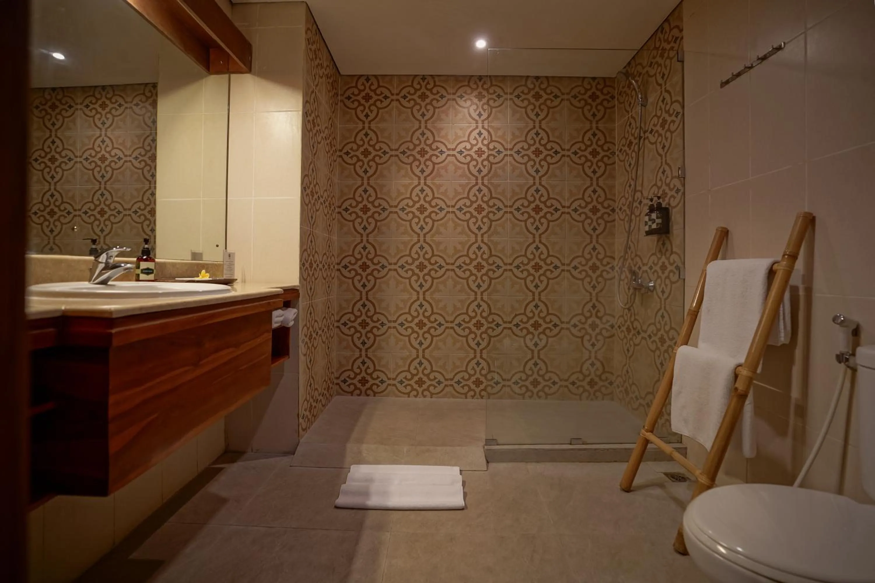 Shower in Pertiwi Resort & Spa