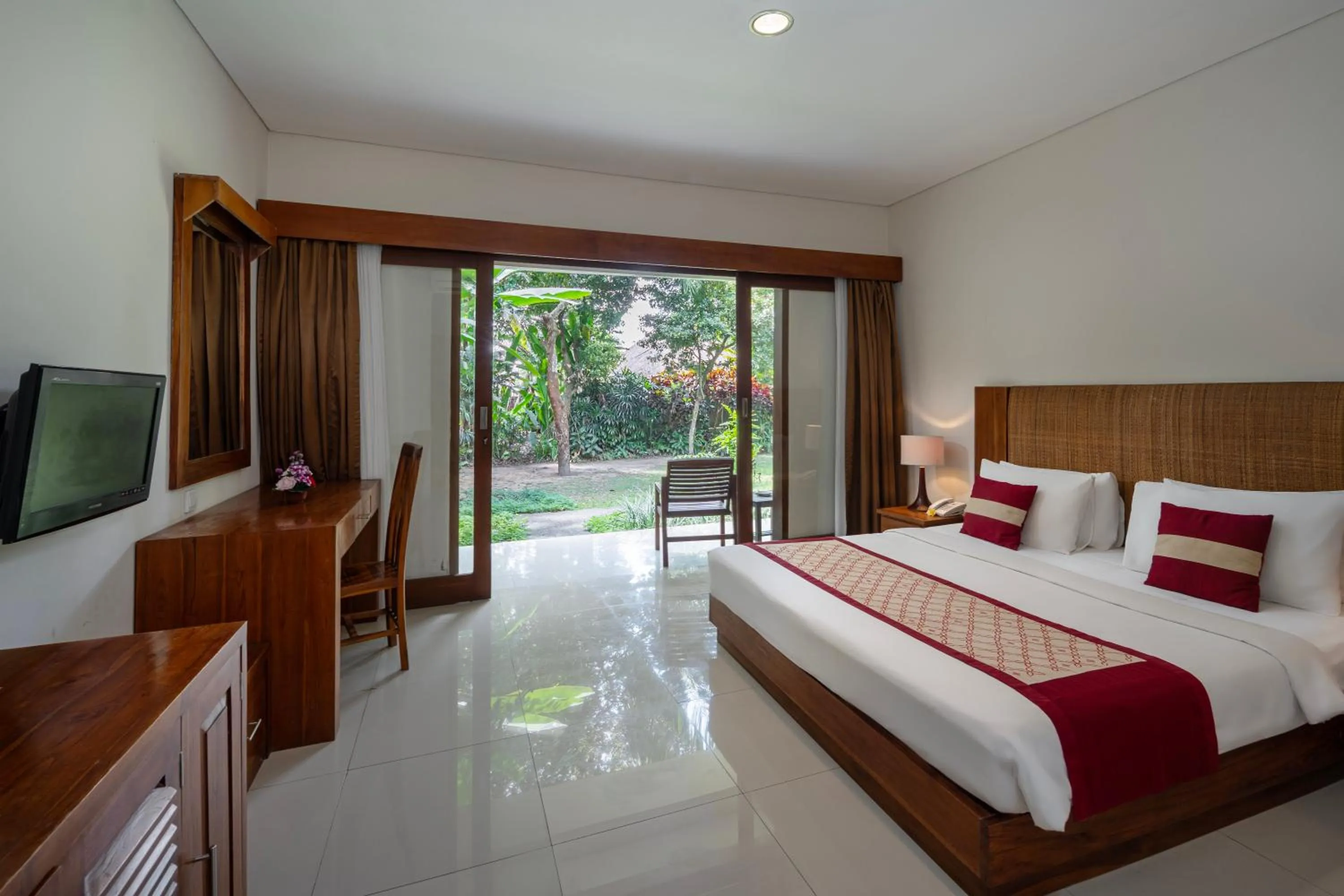 Bedroom, Bed in Pertiwi Resort & Spa