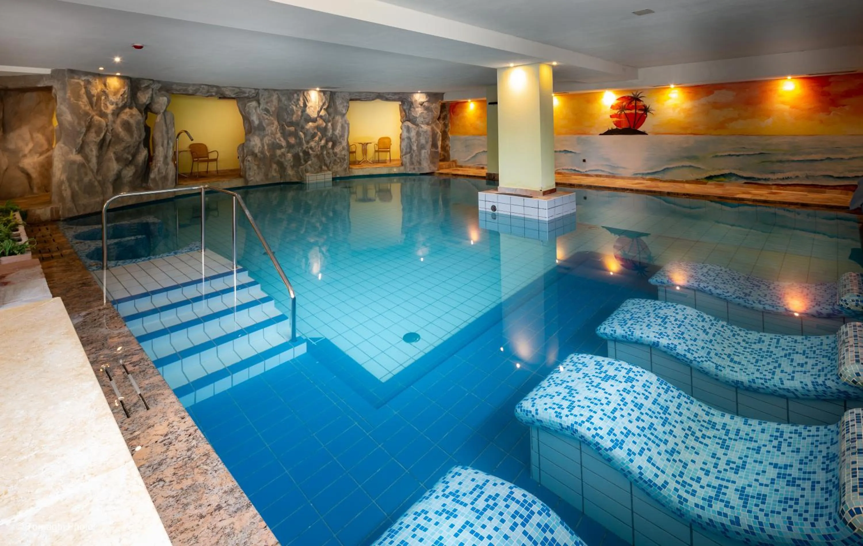 Swimming pool in Hotel Alpen