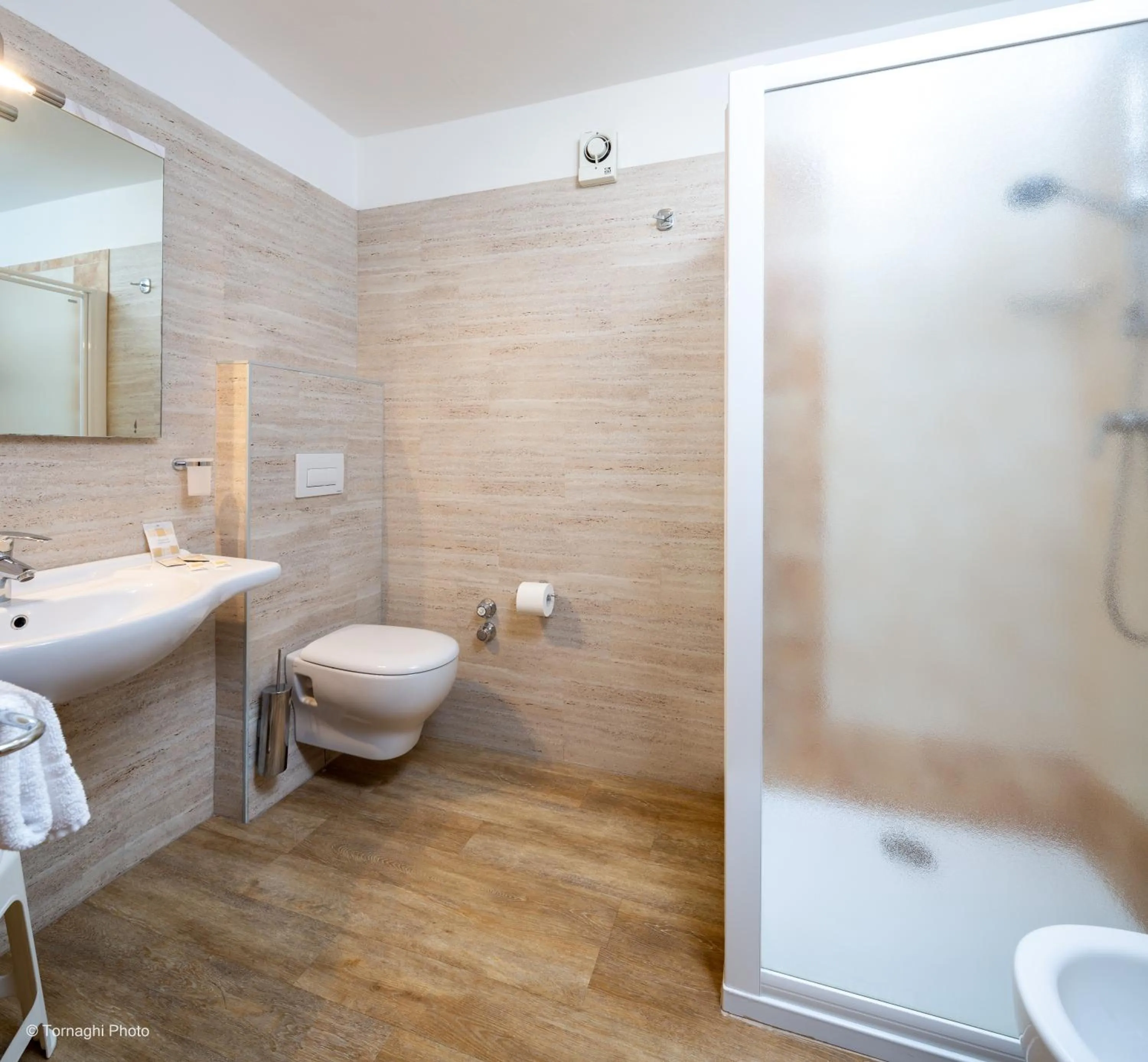 Bathroom in Hotel Alpen