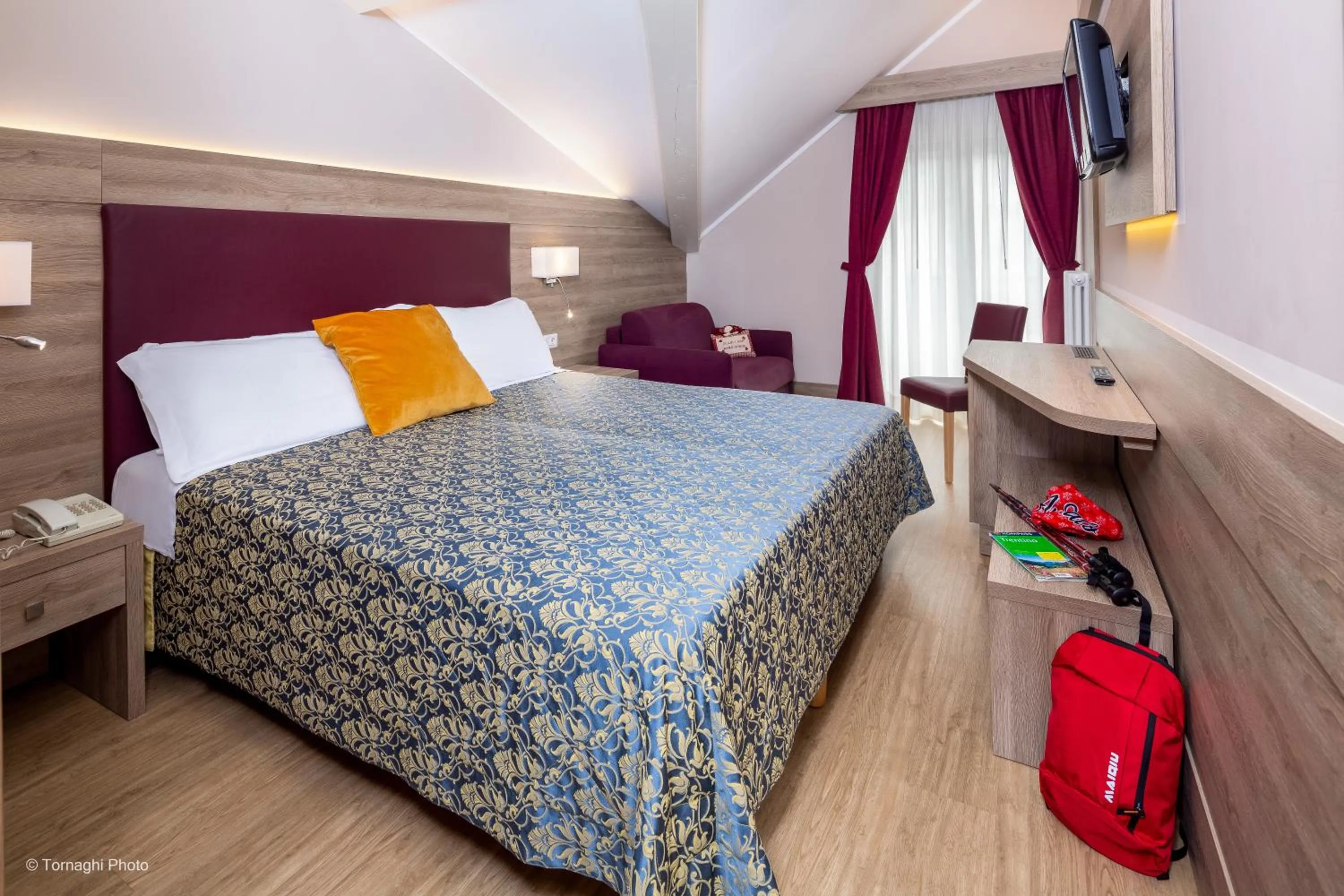 Bedroom, Bed in Hotel Alpen