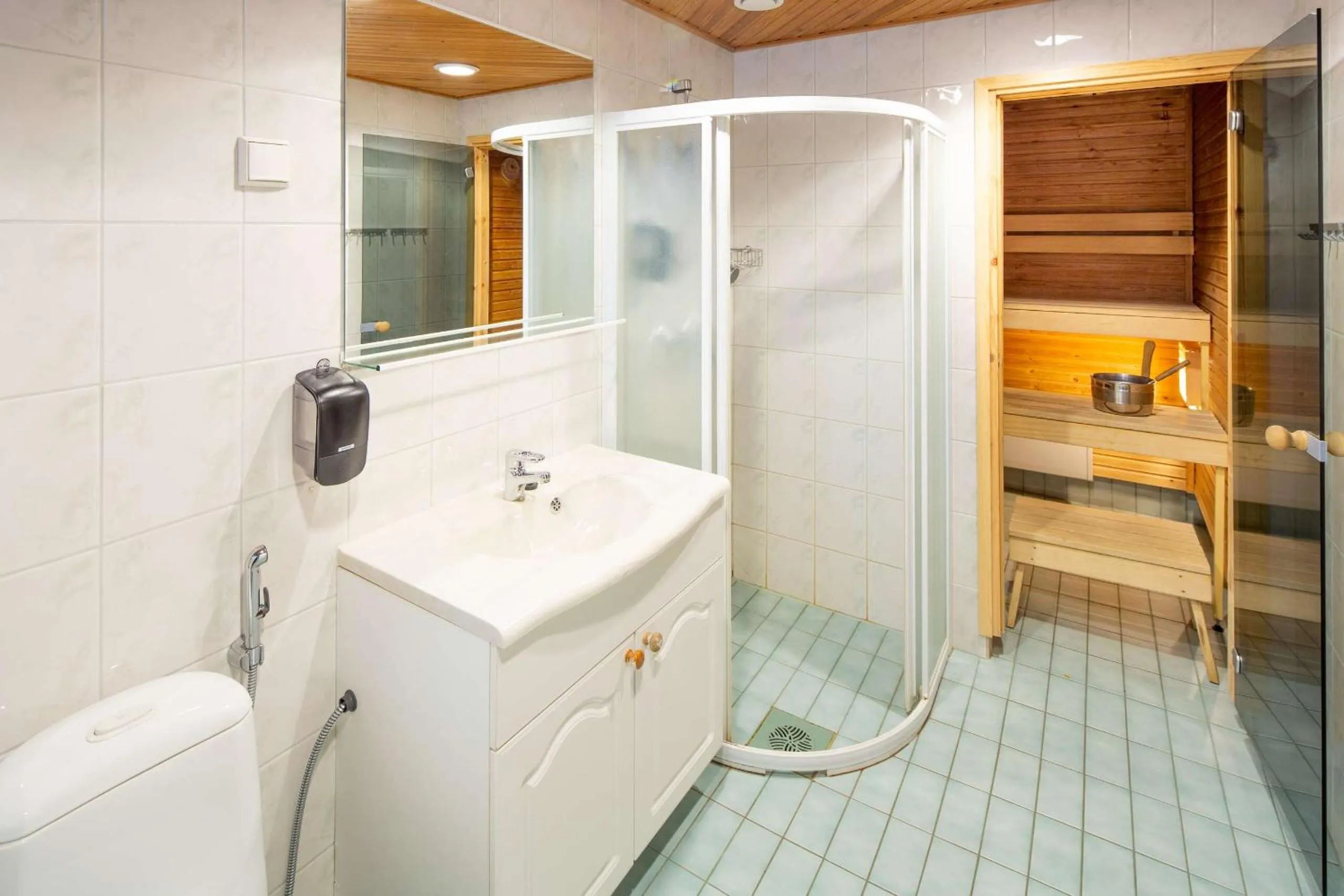 Bathroom in Holiday Club Kuusamon Tropiikki Apartments