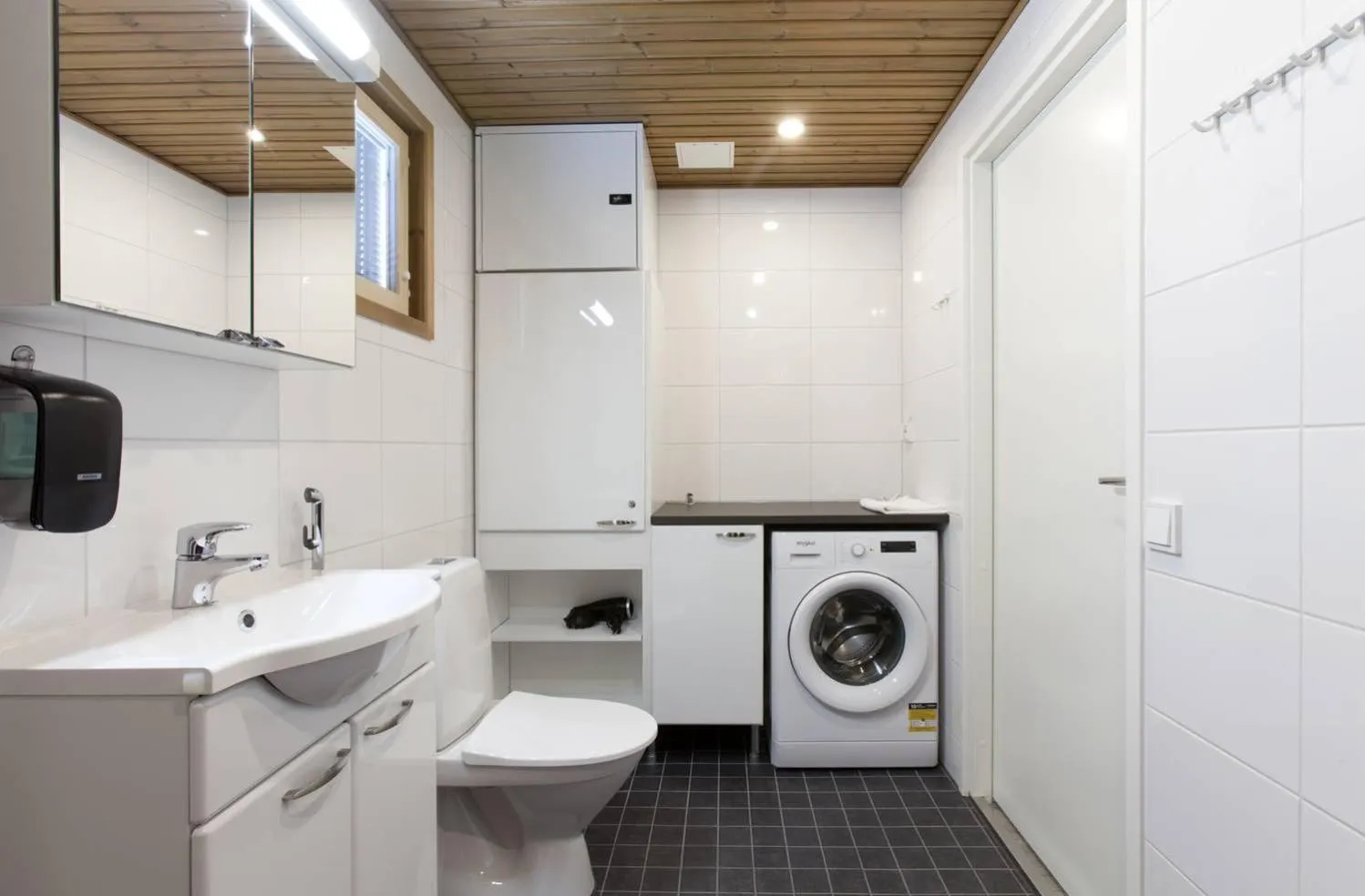 Bathroom in Holiday Club Kuusamon Tropiikki Apartments