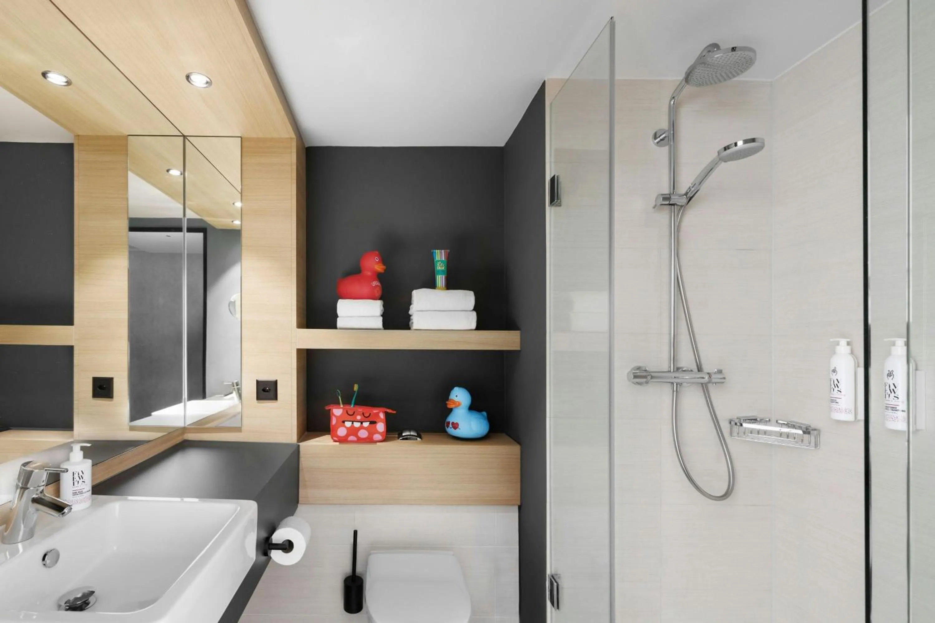 Bathroom in Moxy Zurich