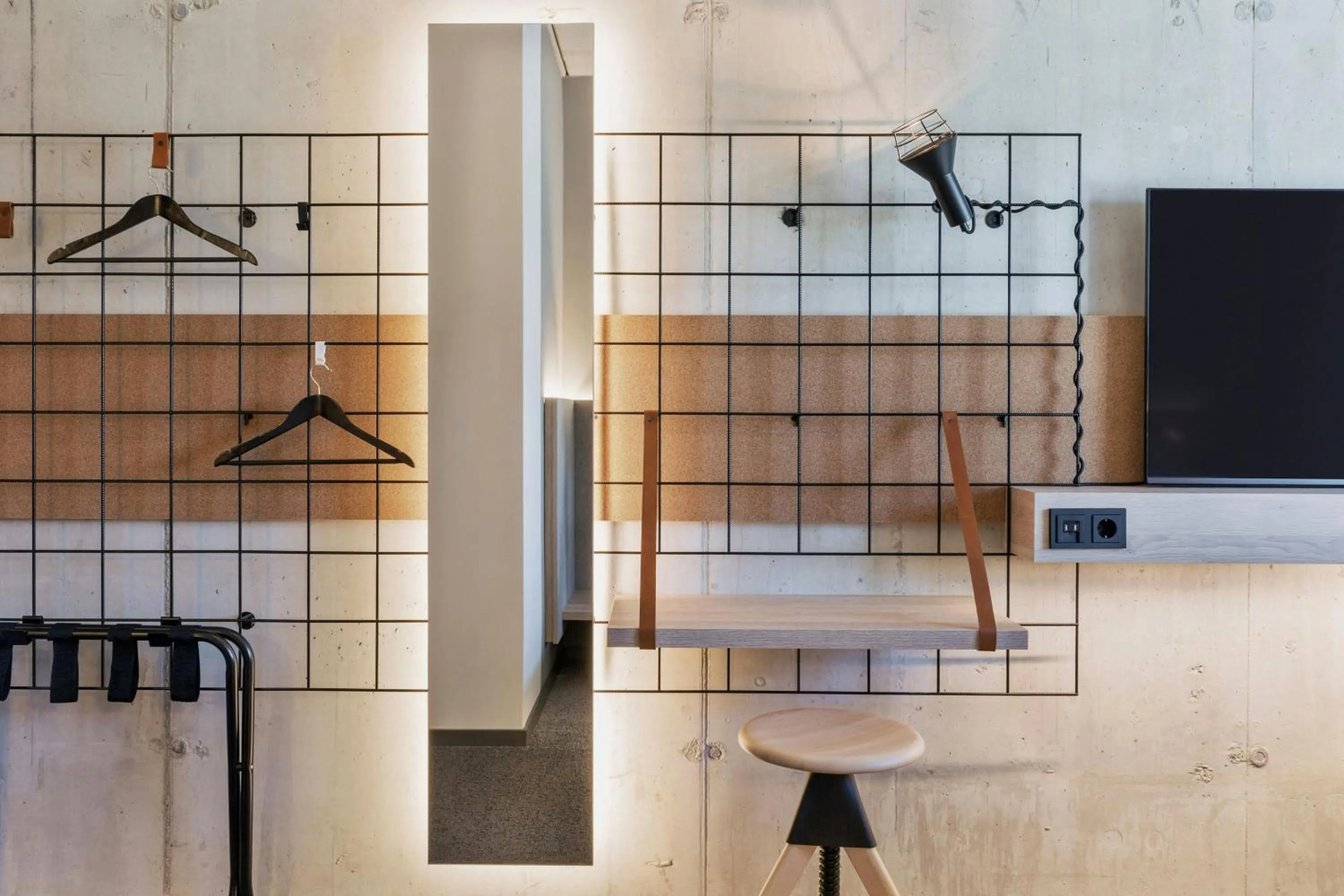 Photo of the whole room in Moxy Zurich