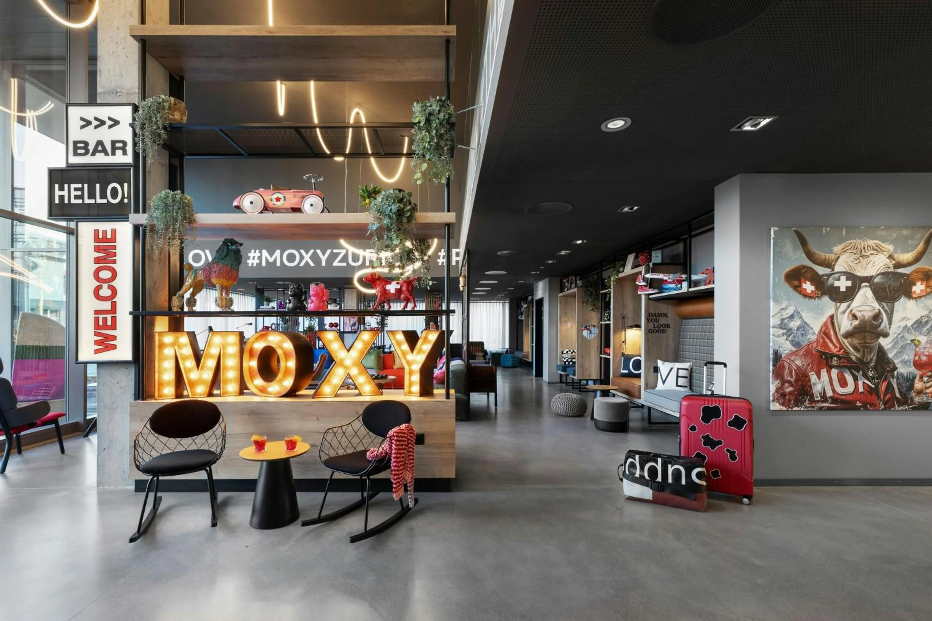 Lounge or bar in Moxy Zurich