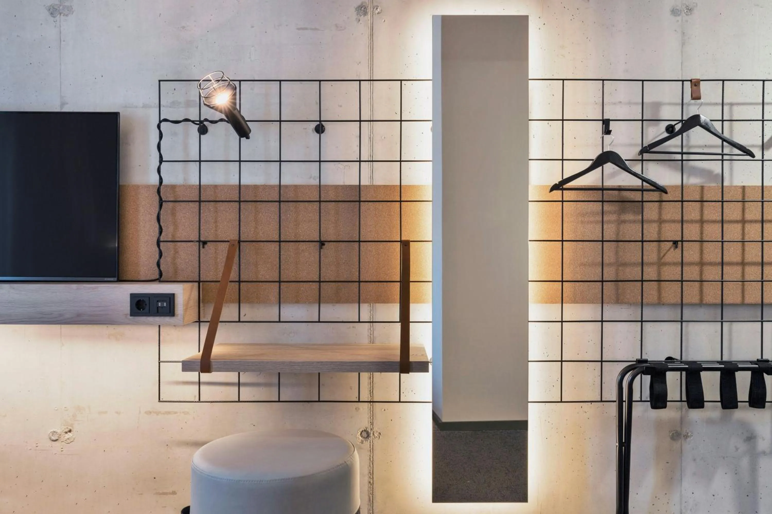 Photo of the whole room in Moxy Zurich