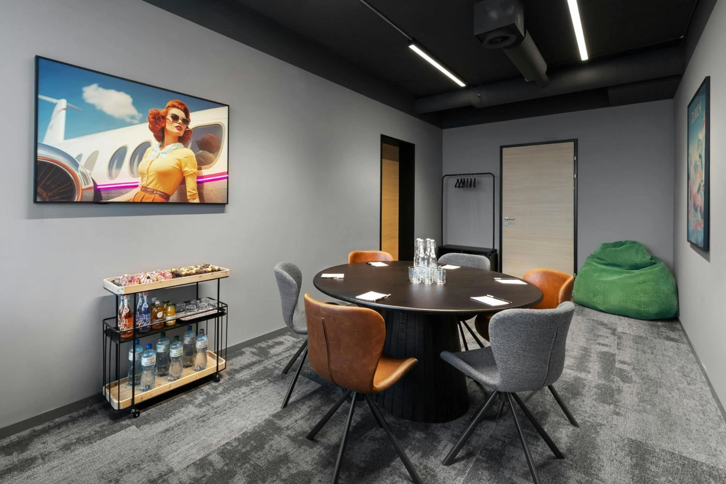 Meeting/conference room in Moxy Zurich