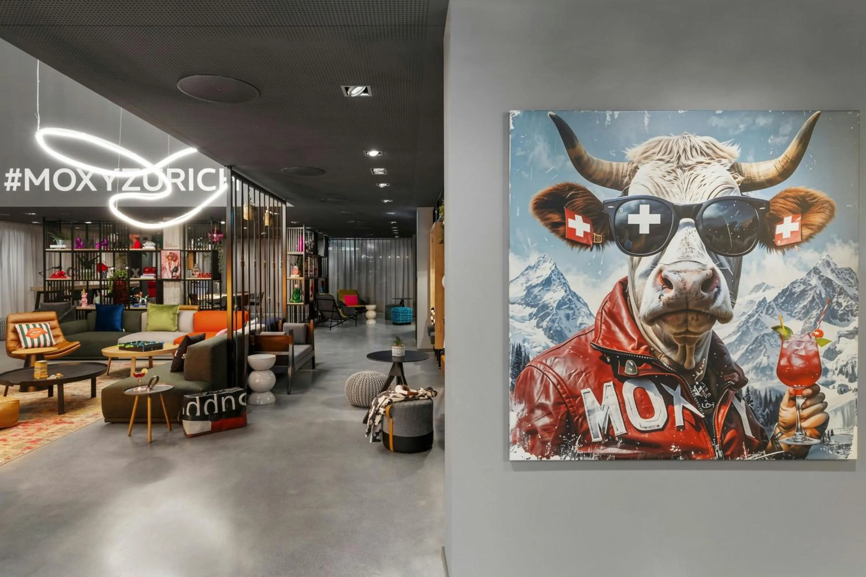 Lounge or bar in Moxy Zurich