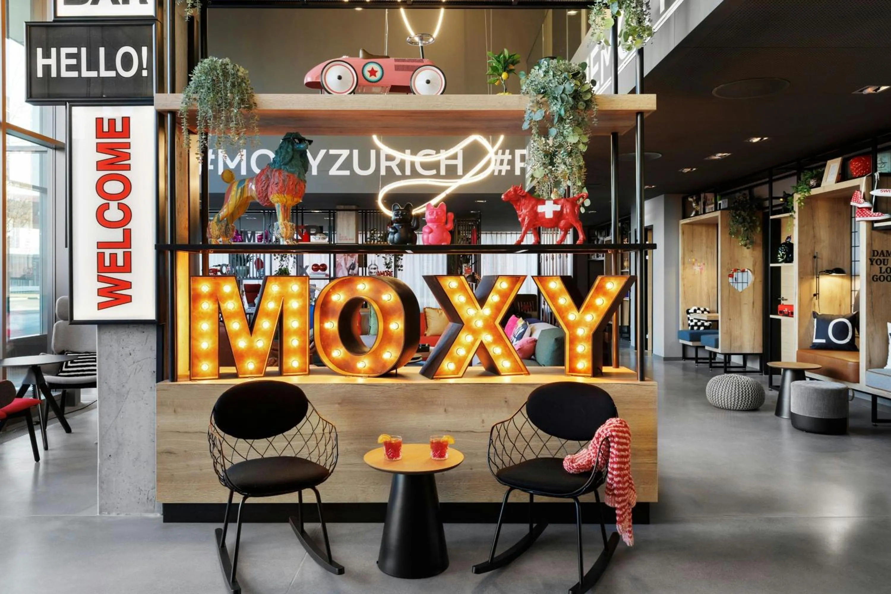 Lounge or bar in Moxy Zurich