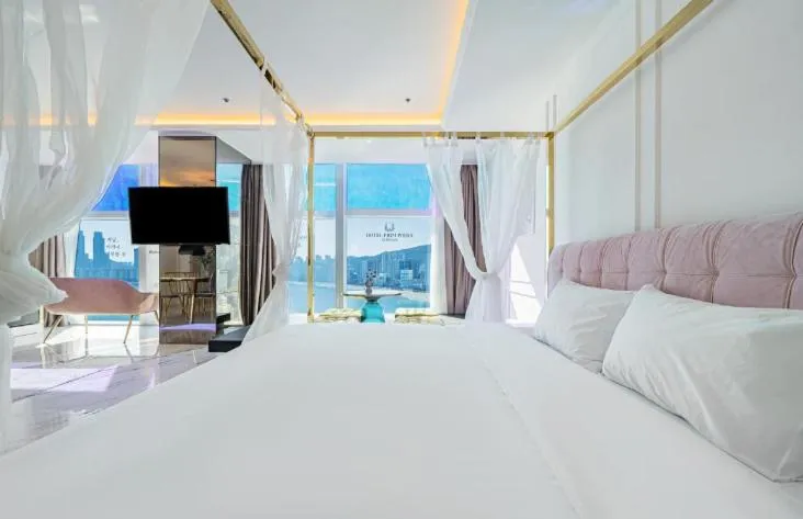 Bed in Gwangalli Hotel primavera in Busan