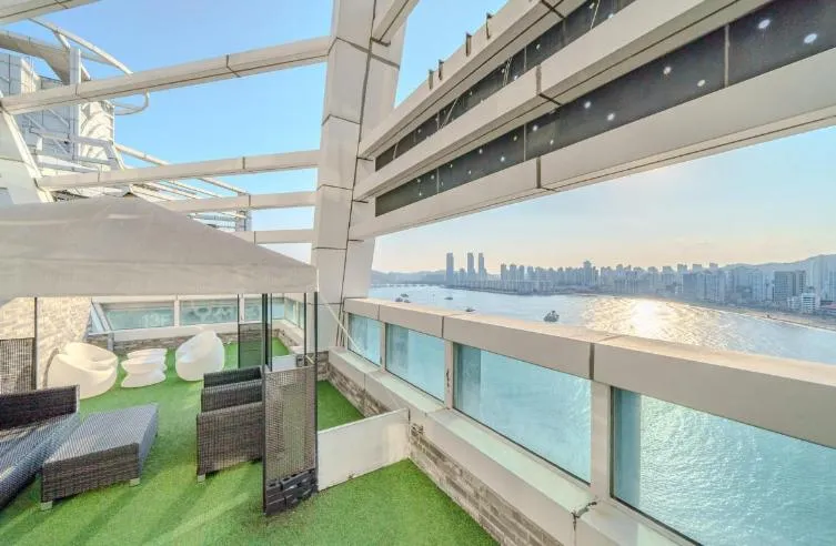 Patio in Gwangalli Hotel primavera in Busan