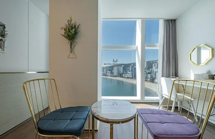 Seating area in Gwangalli Hotel primavera in Busan