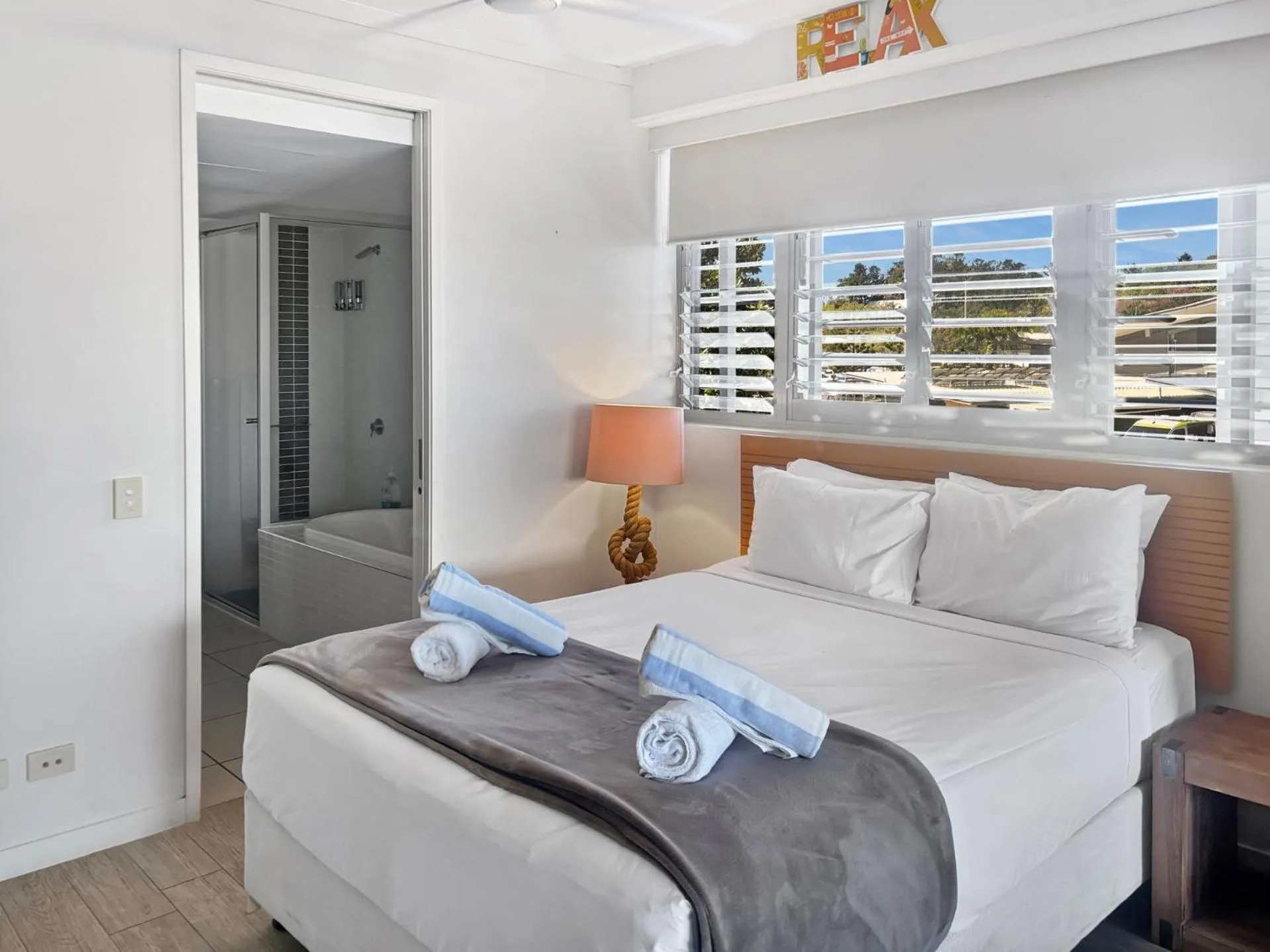 Bed in Blue on Blue Superior Studio Room 1271