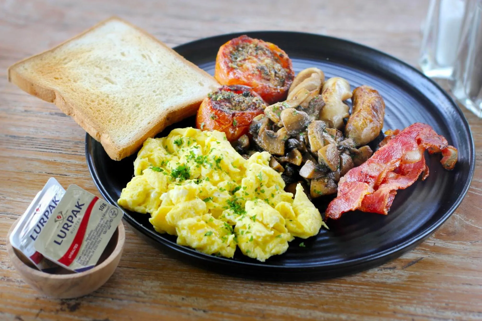 Restaurant/places to eat in Singgah Villas Seminyak