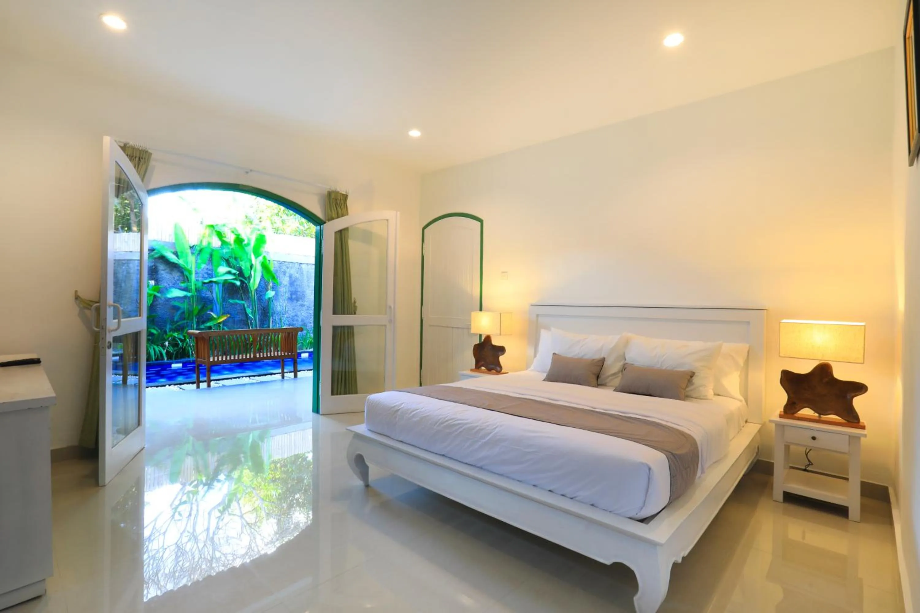 Bed in Singgah Villas Seminyak