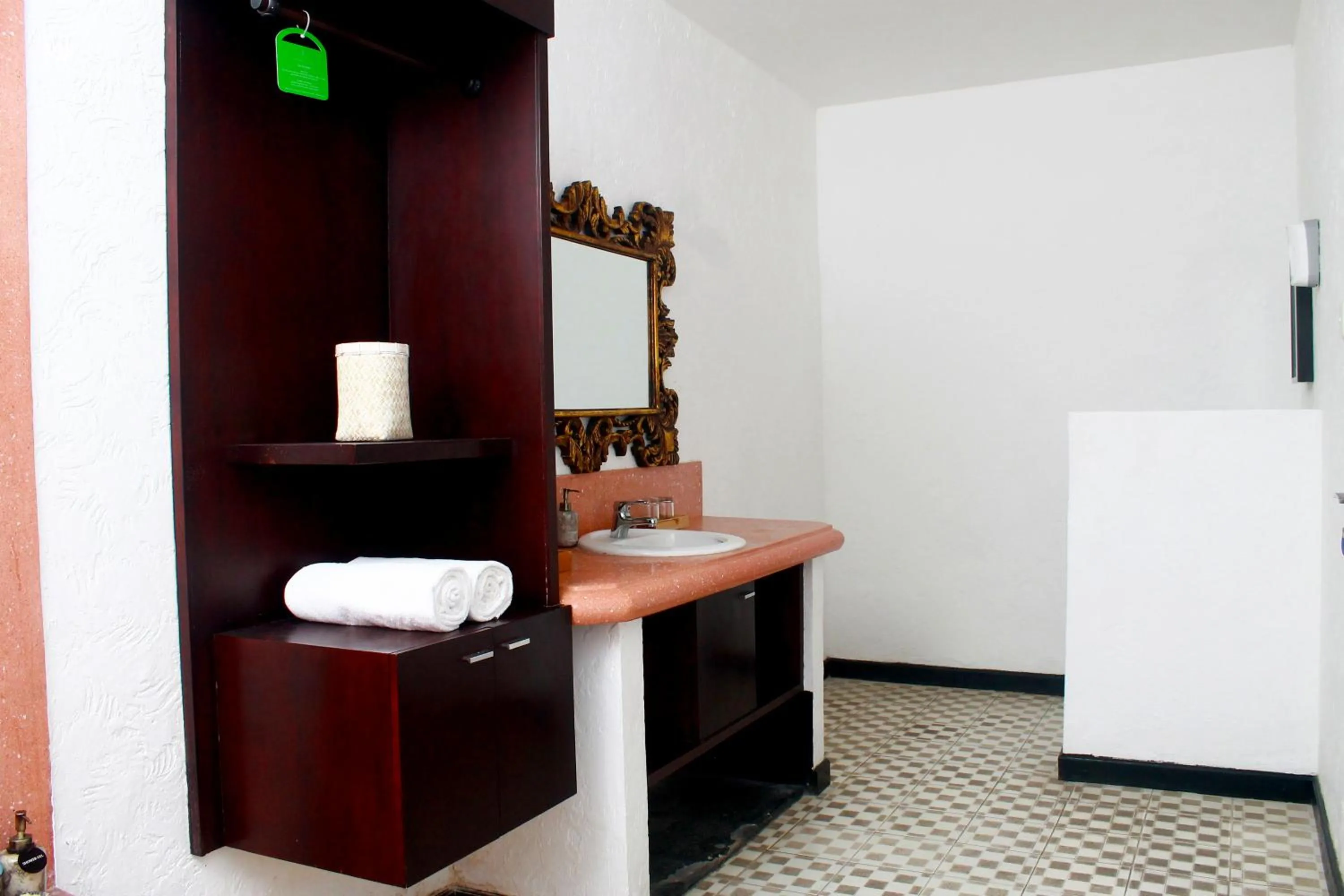 Shower in Singgah Villas Seminyak