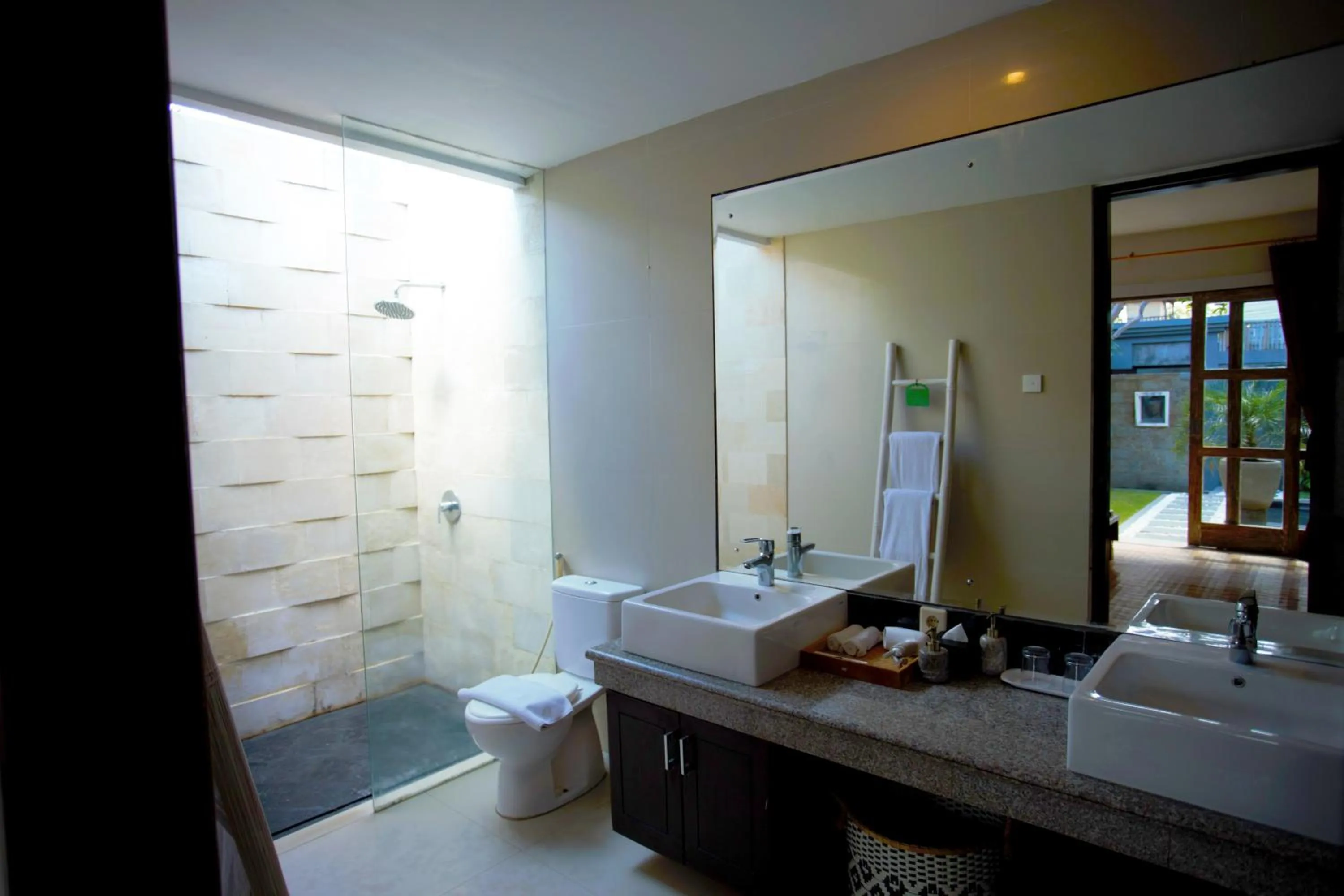 Shower in Singgah Villas Seminyak