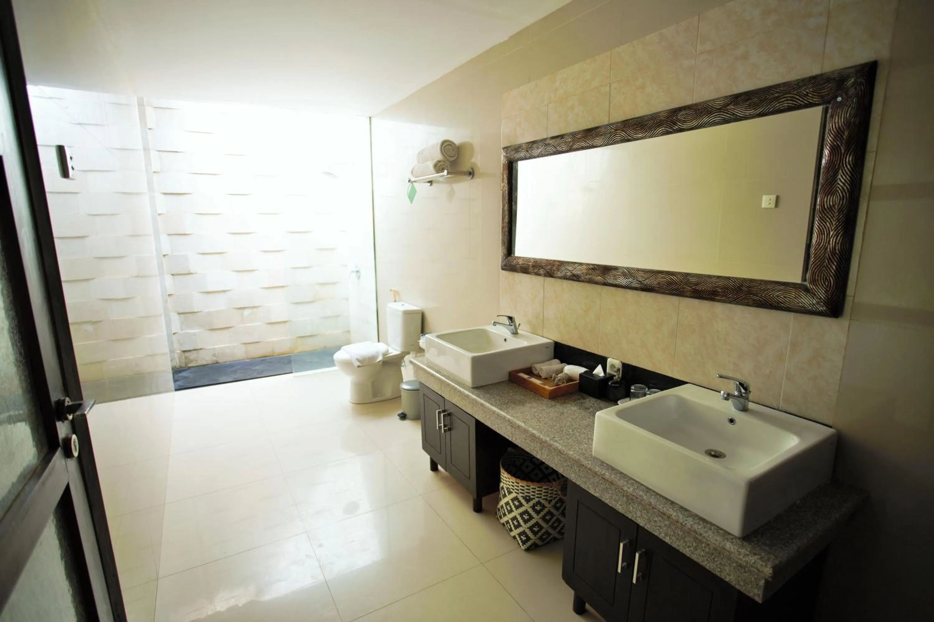 Shower in Singgah Villas Seminyak