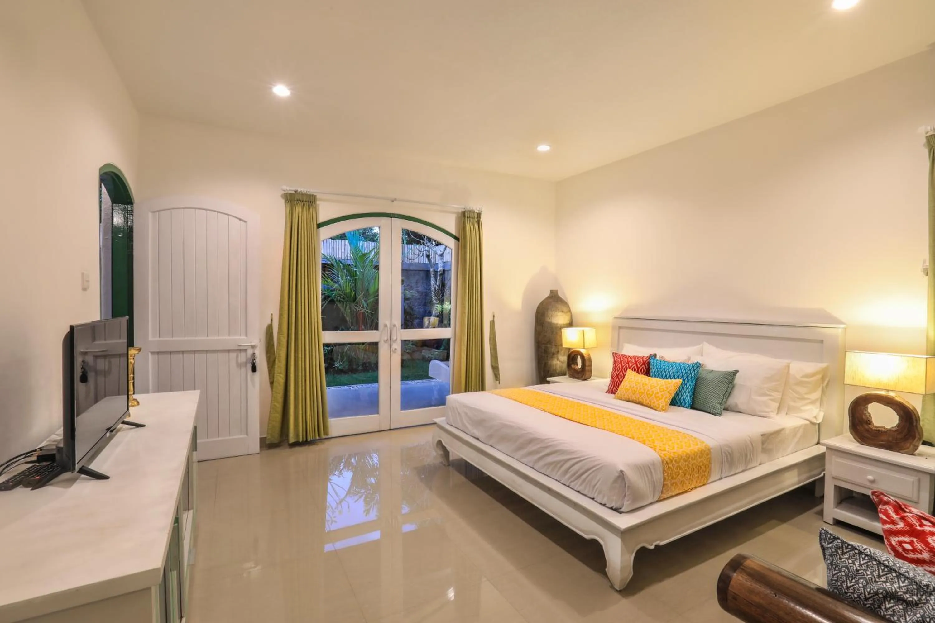 Bed in Singgah Villas Seminyak