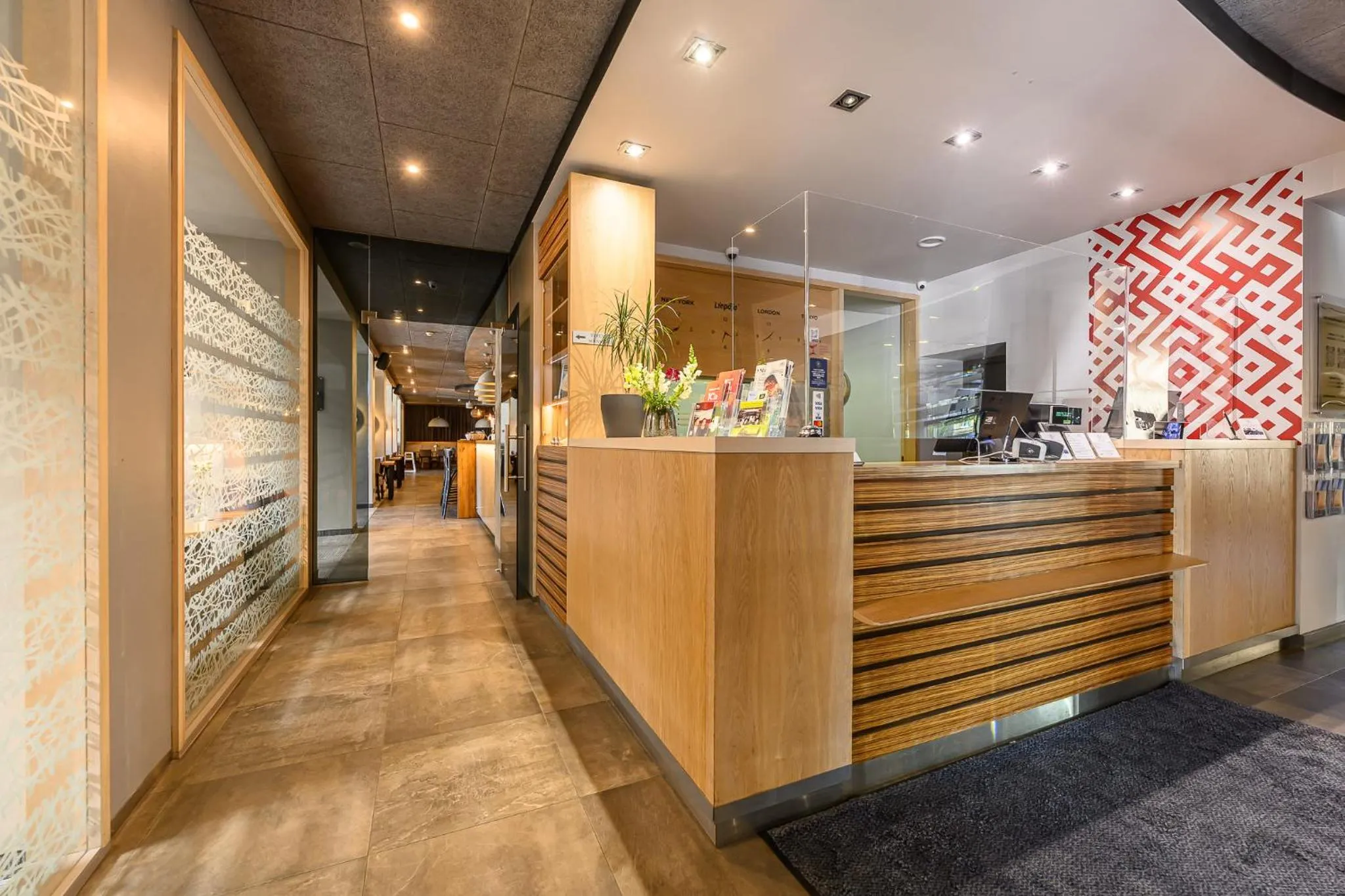 Restaurant/places to eat in Liva Hotel