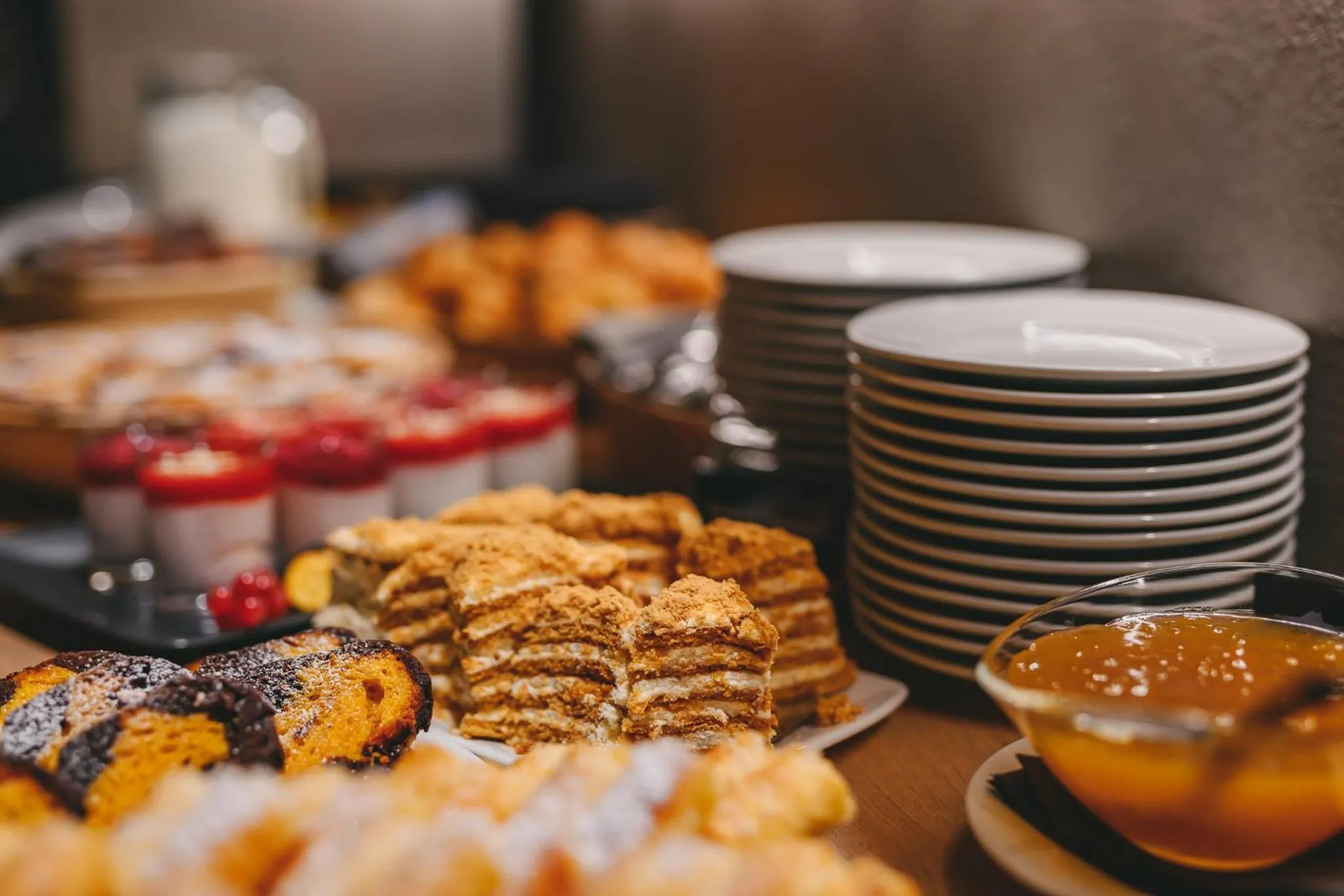 Restaurant/places to eat in Liva Hotel