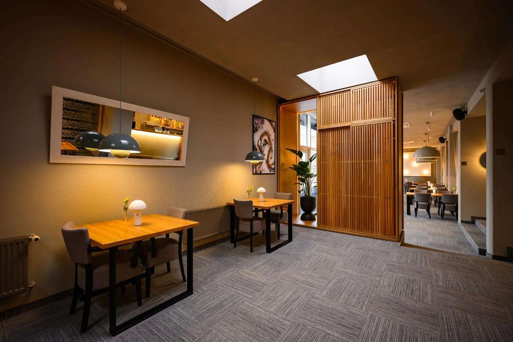 Restaurant/places to eat in Liva Hotel