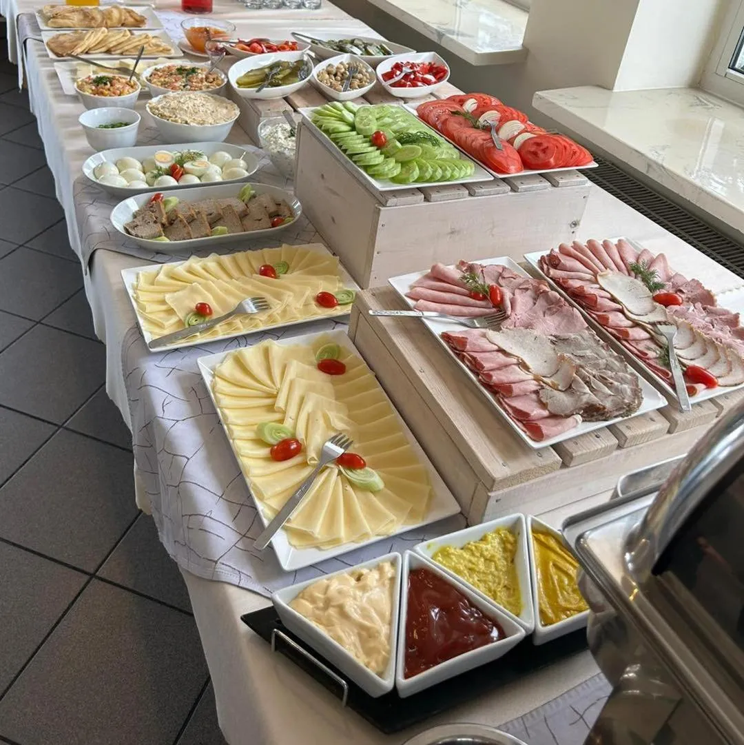 Buffet breakfast in Hotel TIREST