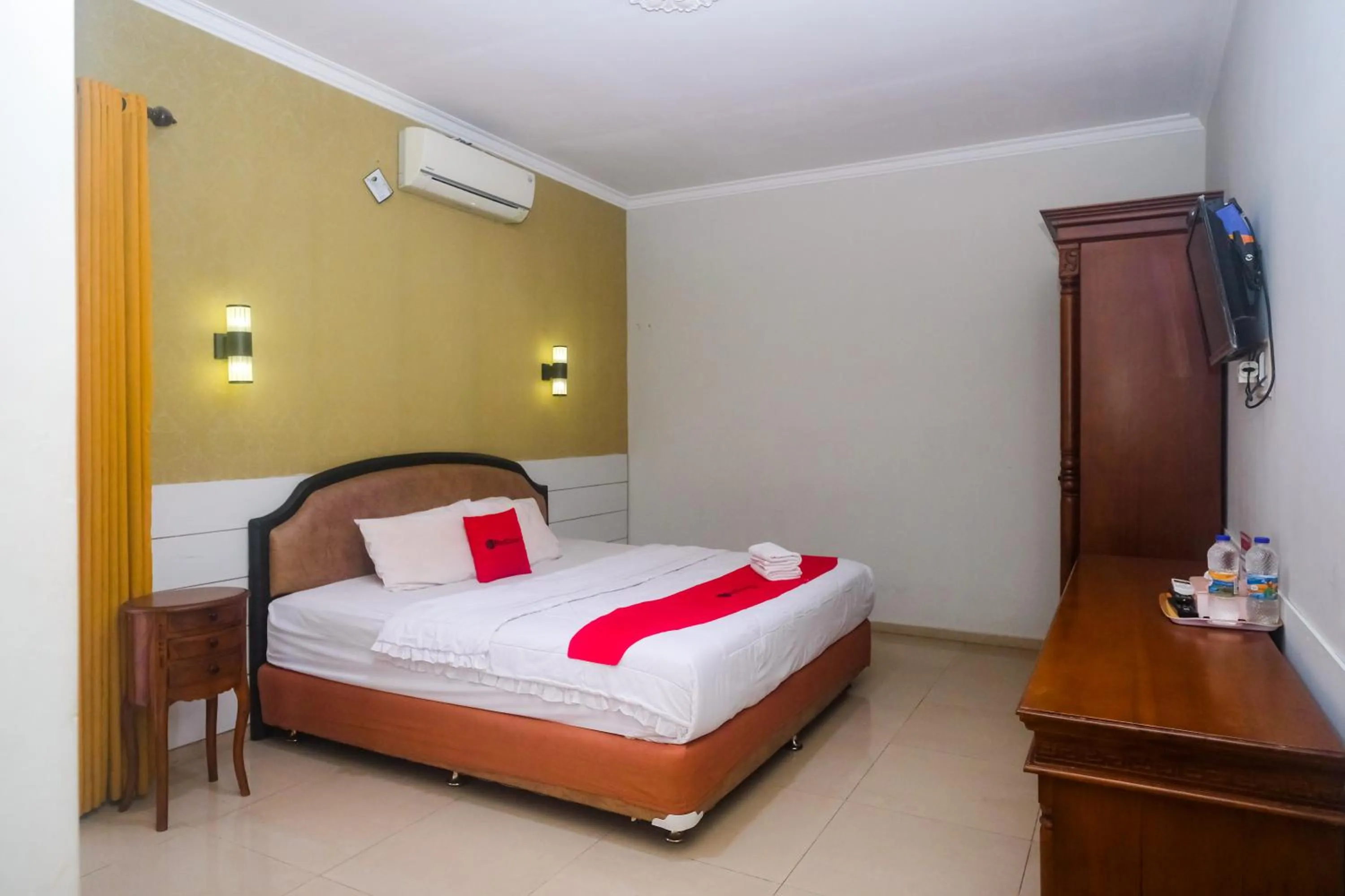 Bedroom, Bed in RedDoorz Plus near Adisucipto Airport 2